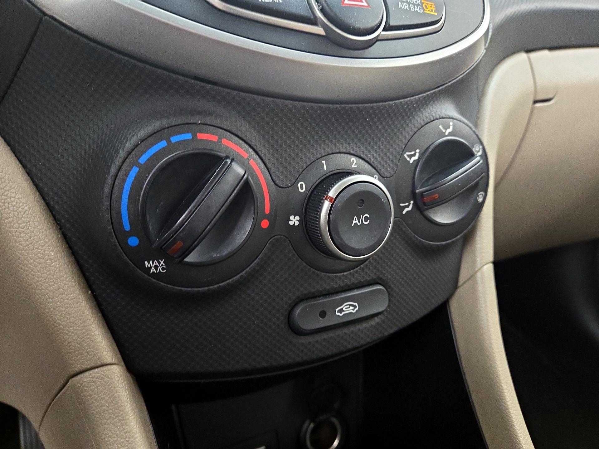 Thumbnail: 2016 Hyundai Accent - 15