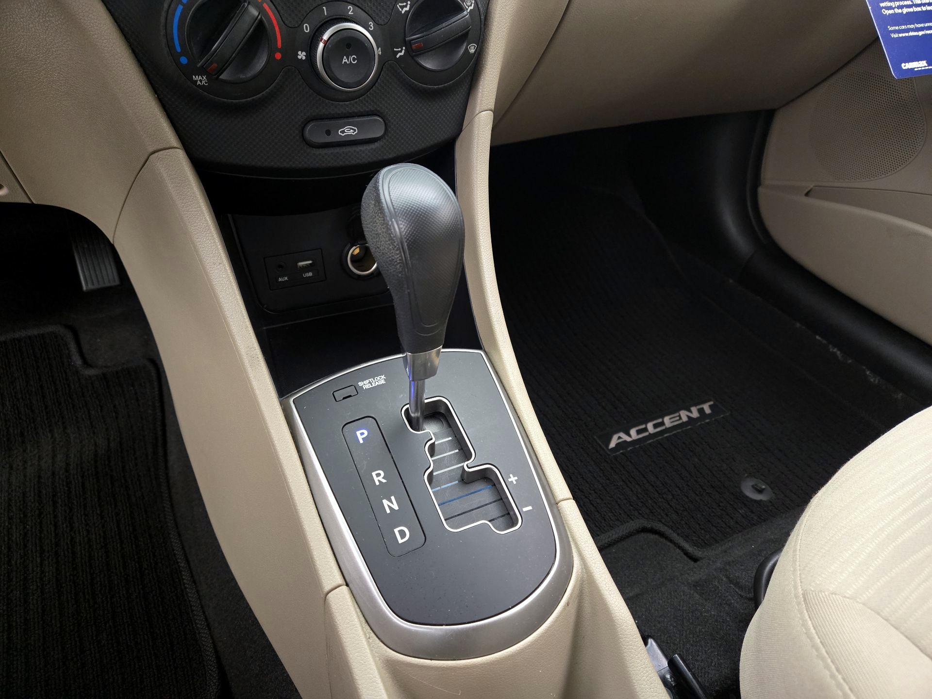 Thumbnail: 2016 Hyundai Accent - 16