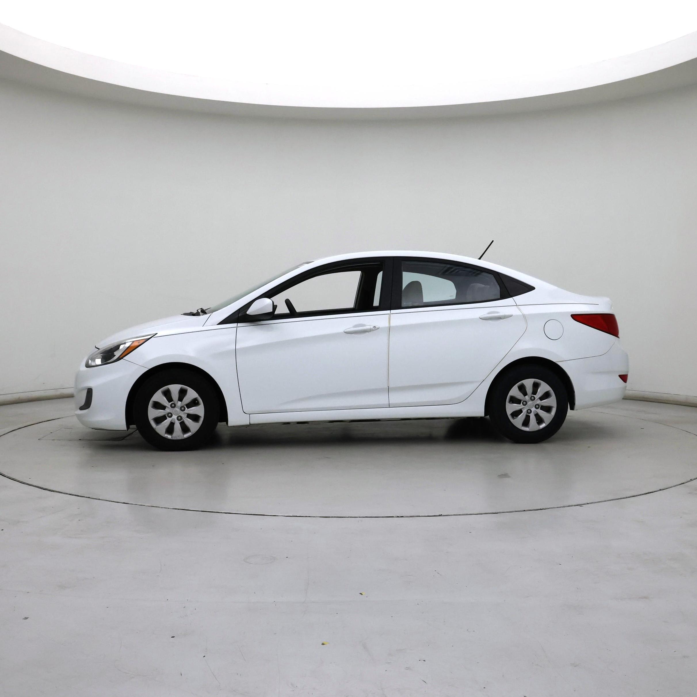 Thumbnail: 2016 Hyundai Accent - 3