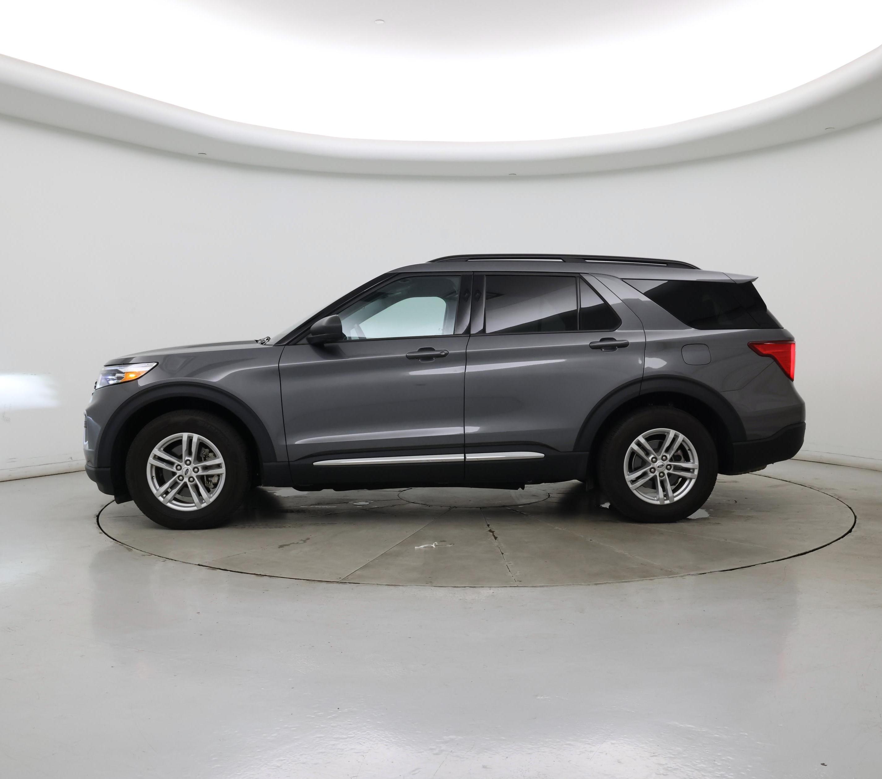 Thumbnail: 2022 Ford Explorer - 3