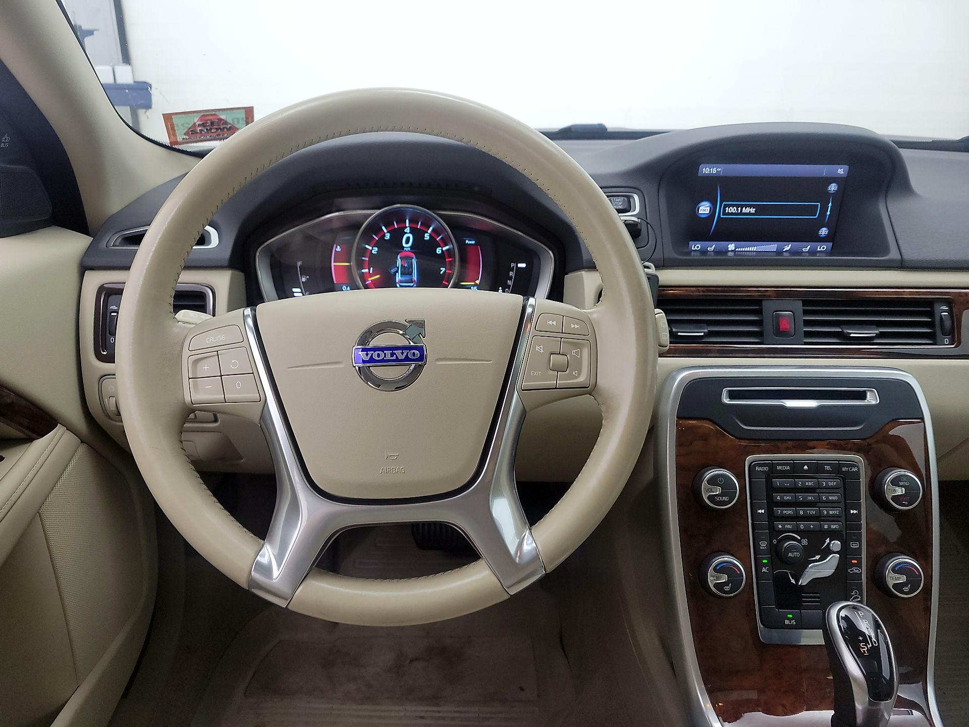 Thumbnail: 2015 Volvo XC70 - 10