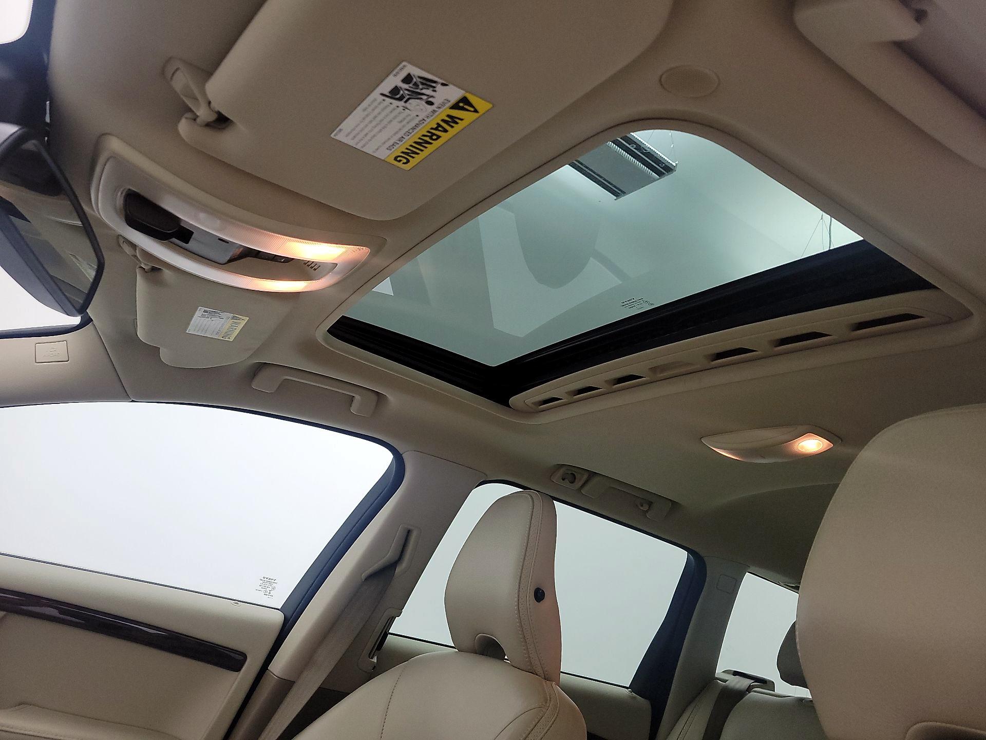 Thumbnail: 2015 Volvo XC70 - 18