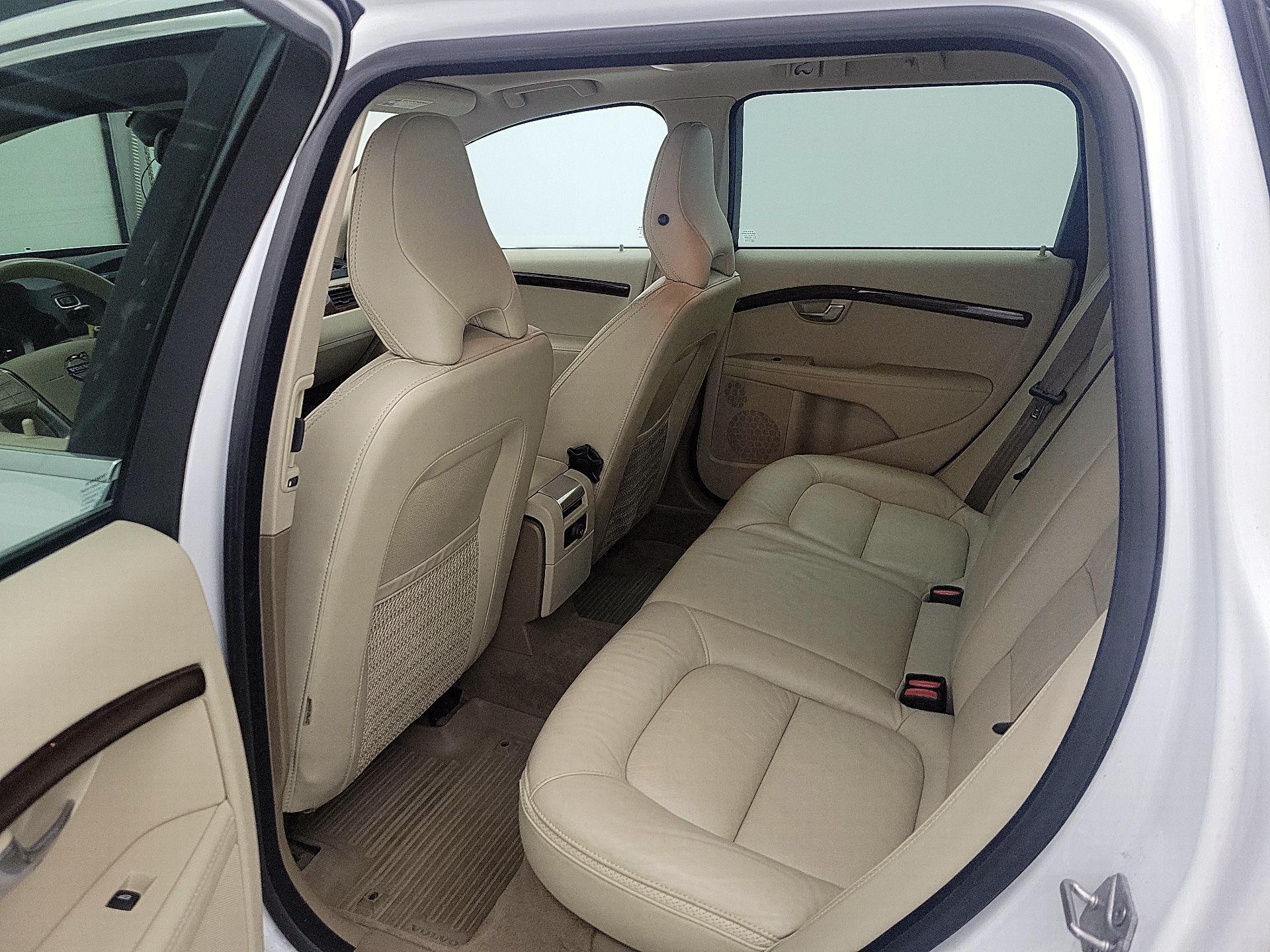 Thumbnail: 2015 Volvo XC70 - 19