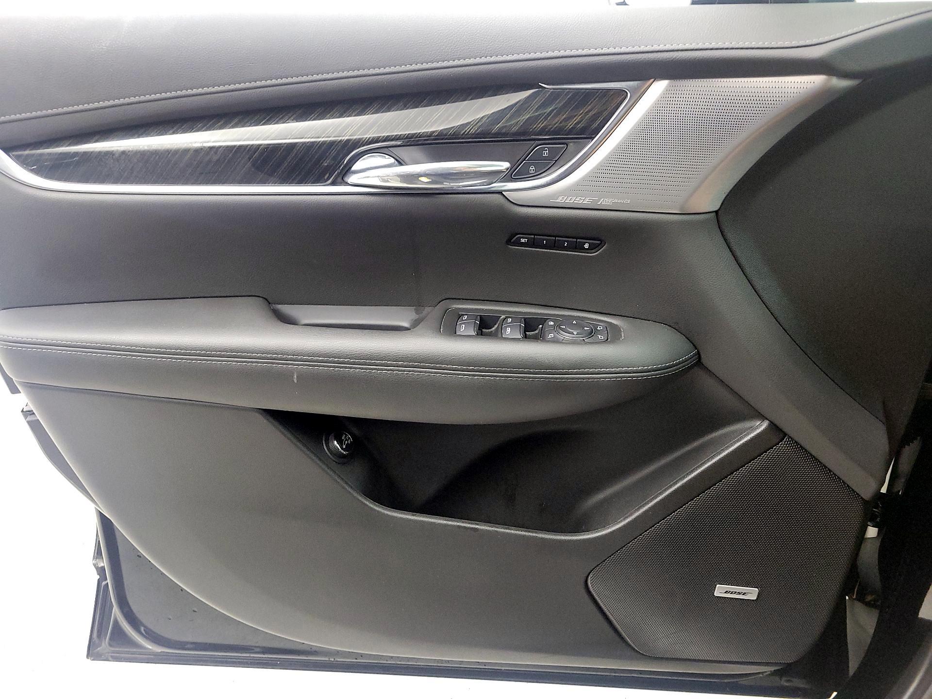 Thumbnail: 2021 Cadillac XT6 - 12