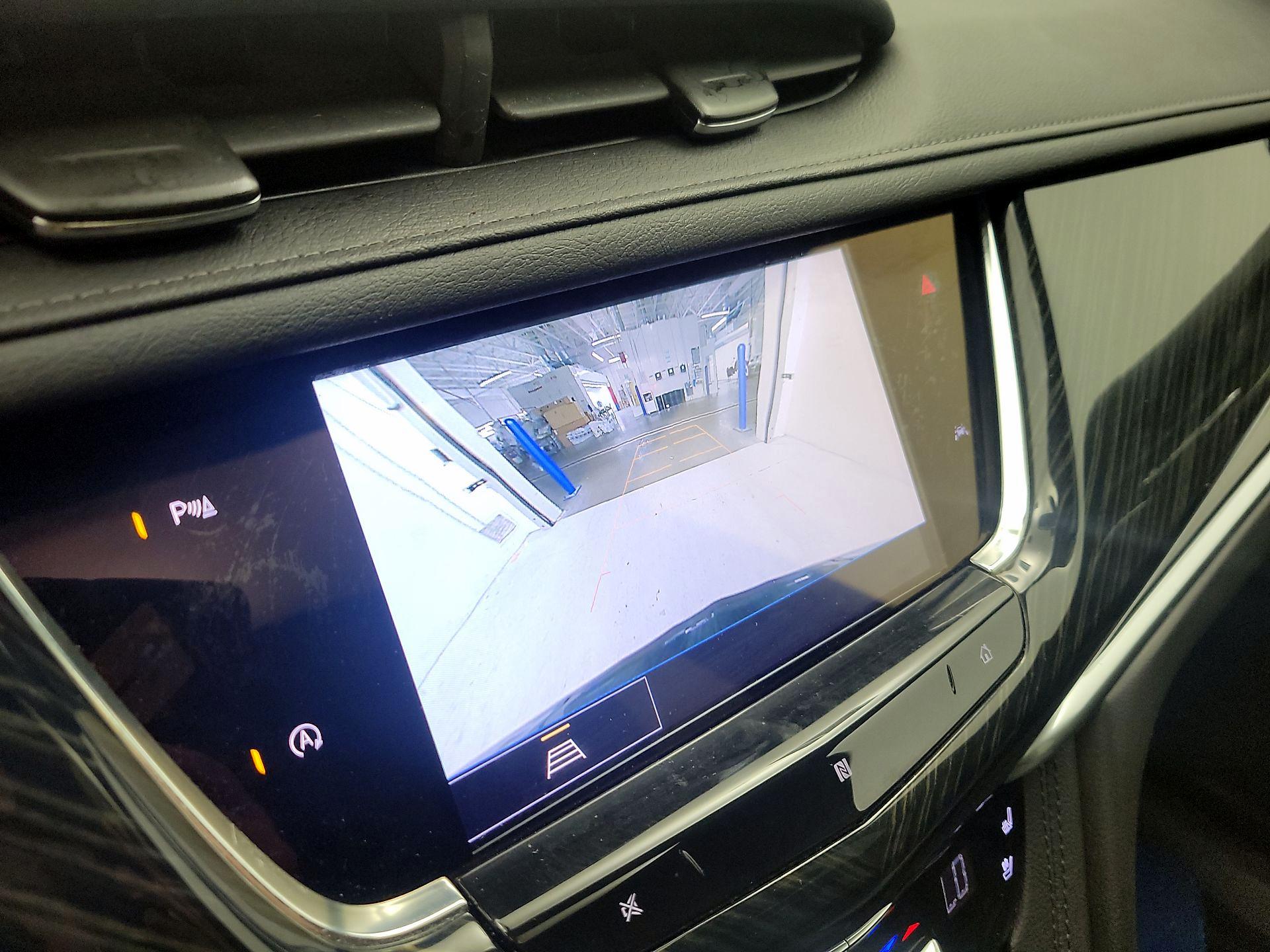 Thumbnail: 2021 Cadillac XT6 - 14