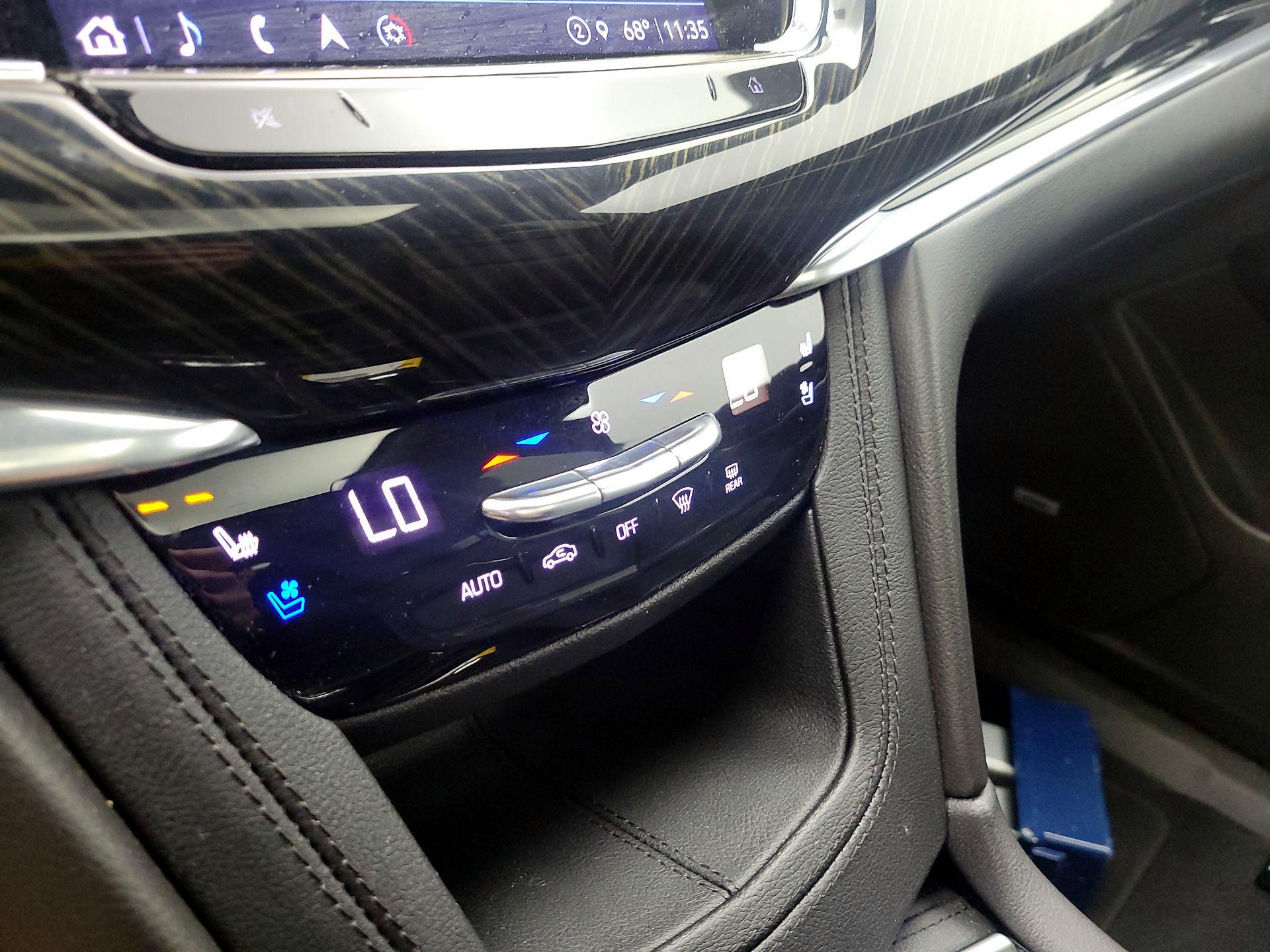 Thumbnail: 2021 Cadillac XT6 - 16
