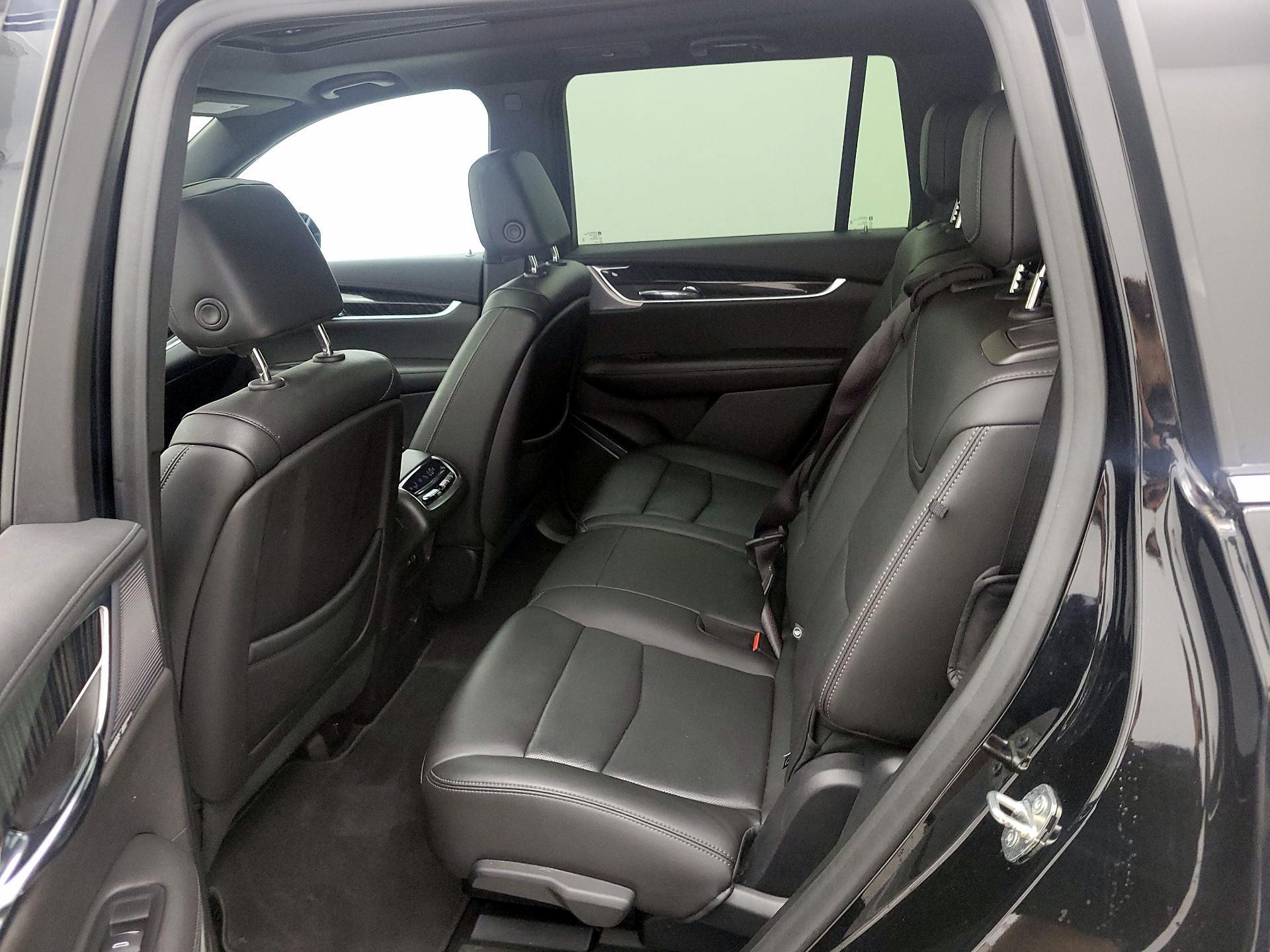Thumbnail: 2021 Cadillac XT6 - 19