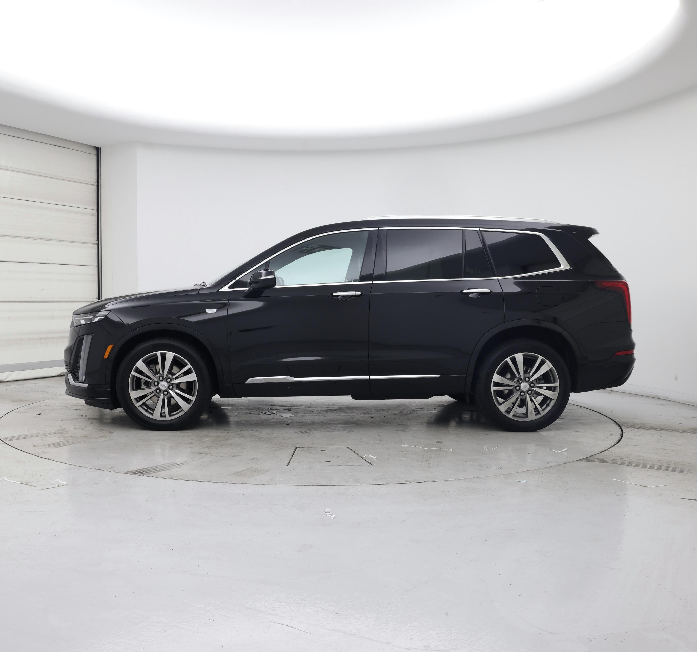 Thumbnail: 2021 Cadillac XT6 - 3