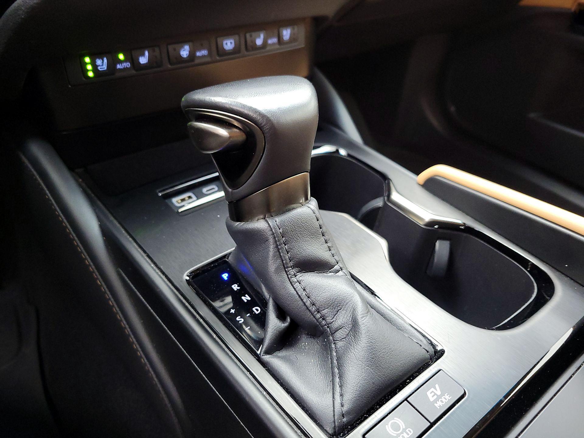 Thumbnail: 2023 Lexus ES - 18