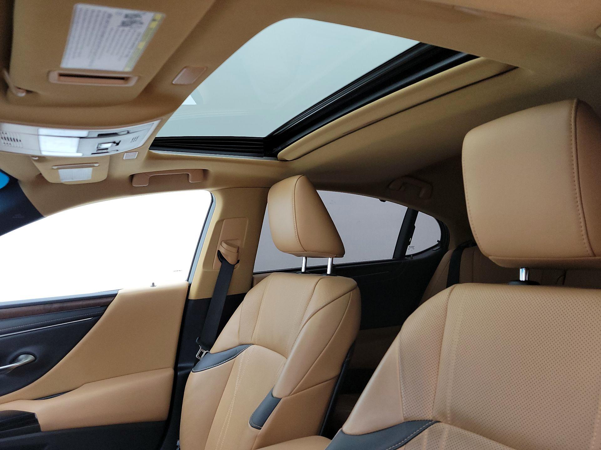 Thumbnail: 2023 Lexus ES - 20