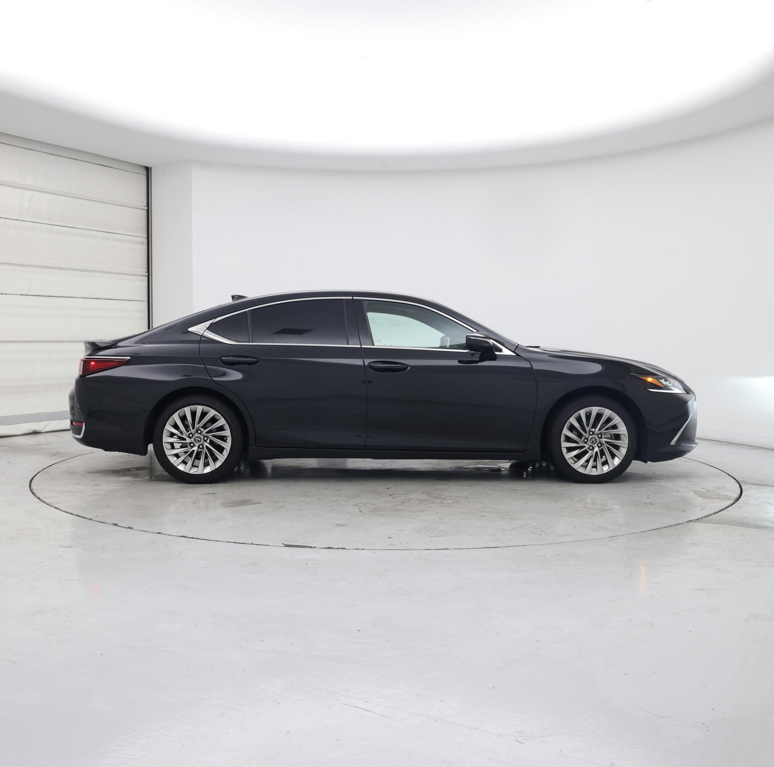 Thumbnail: 2023 Lexus ES - 7