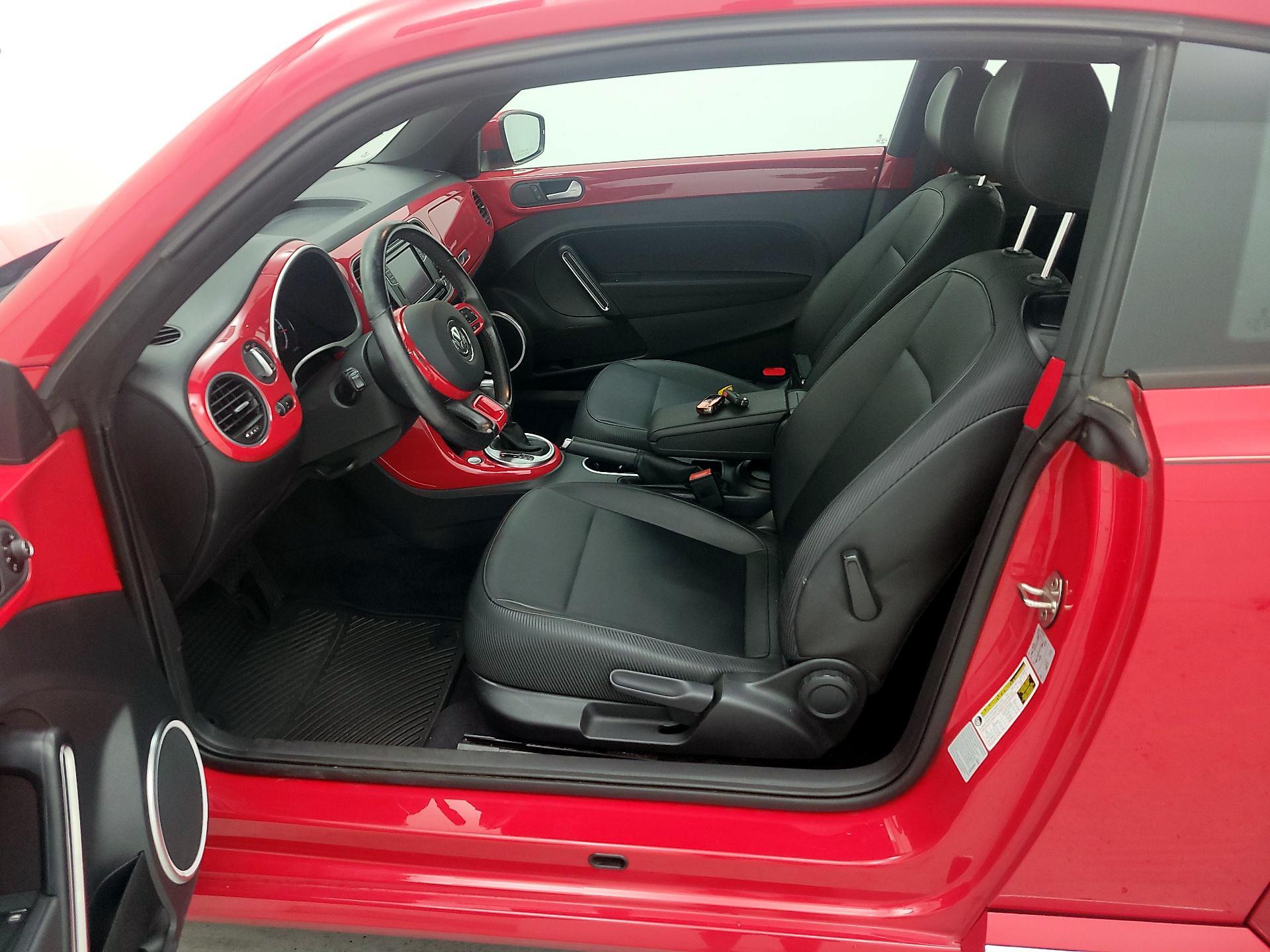 Thumbnail: 2017 Volkswagen Beetle - 11
