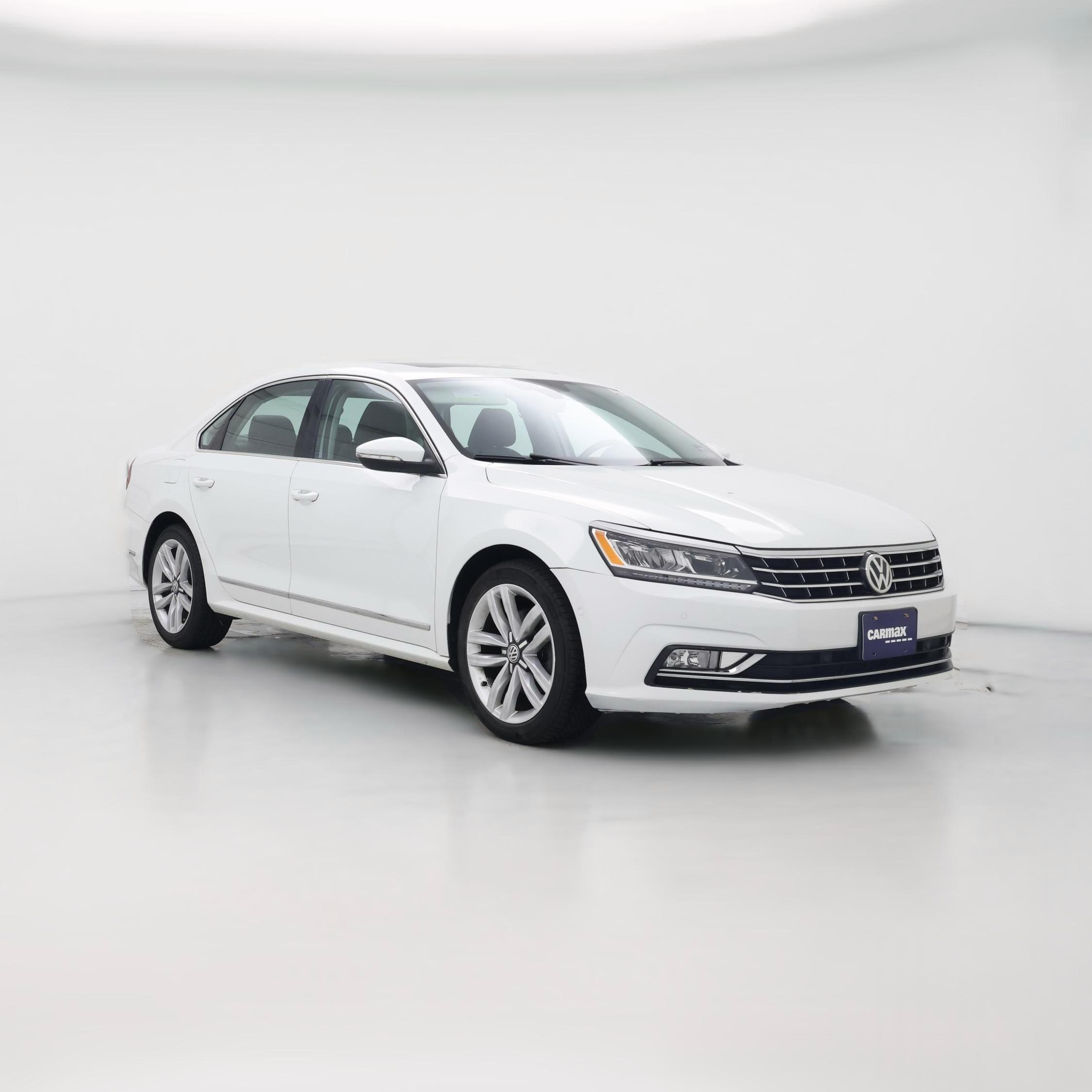 Thumbnail: 2017 Volkswagen Passat - 1