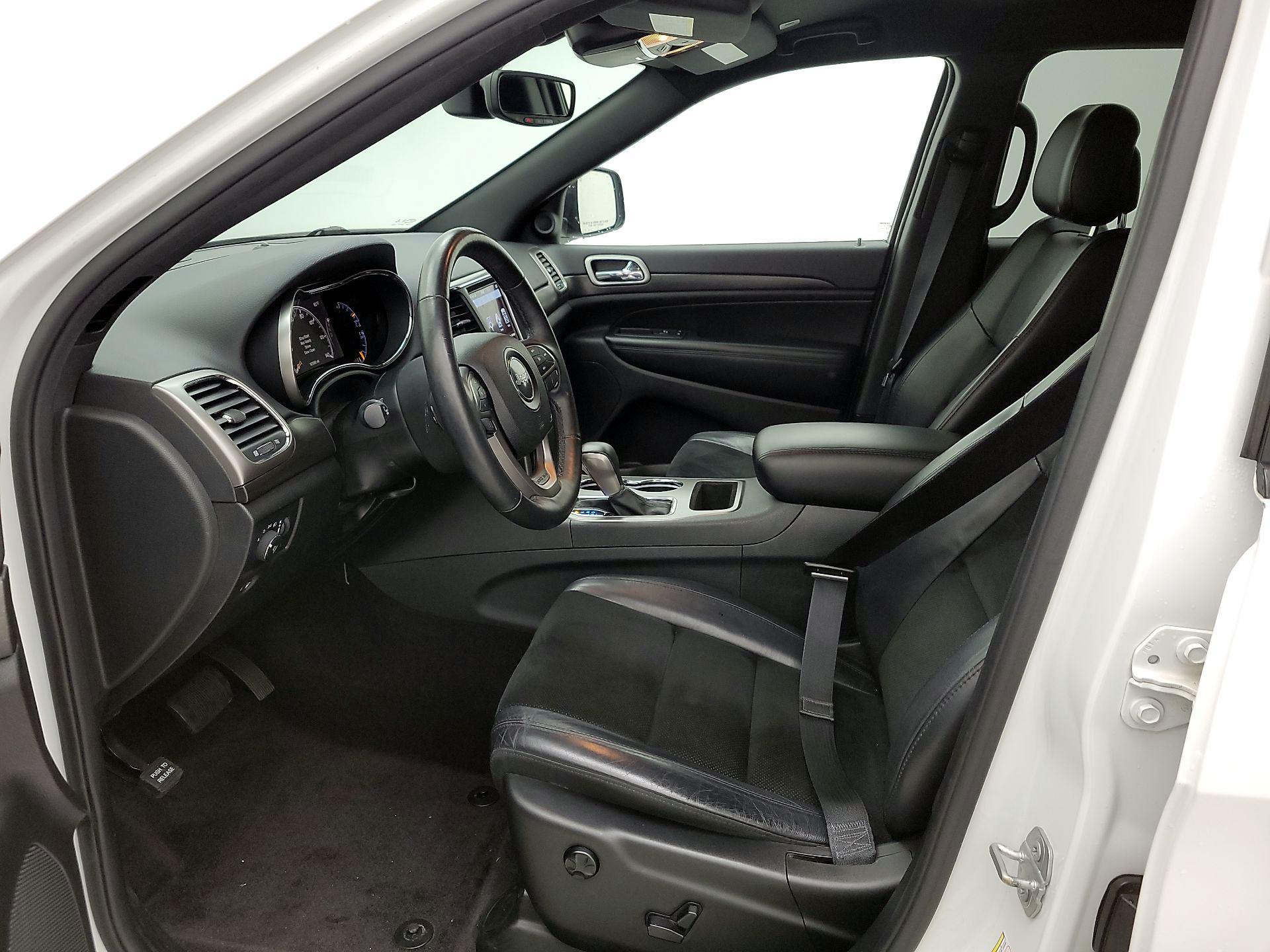 Thumbnail: 2018 Jeep Grand Cherokee - 11