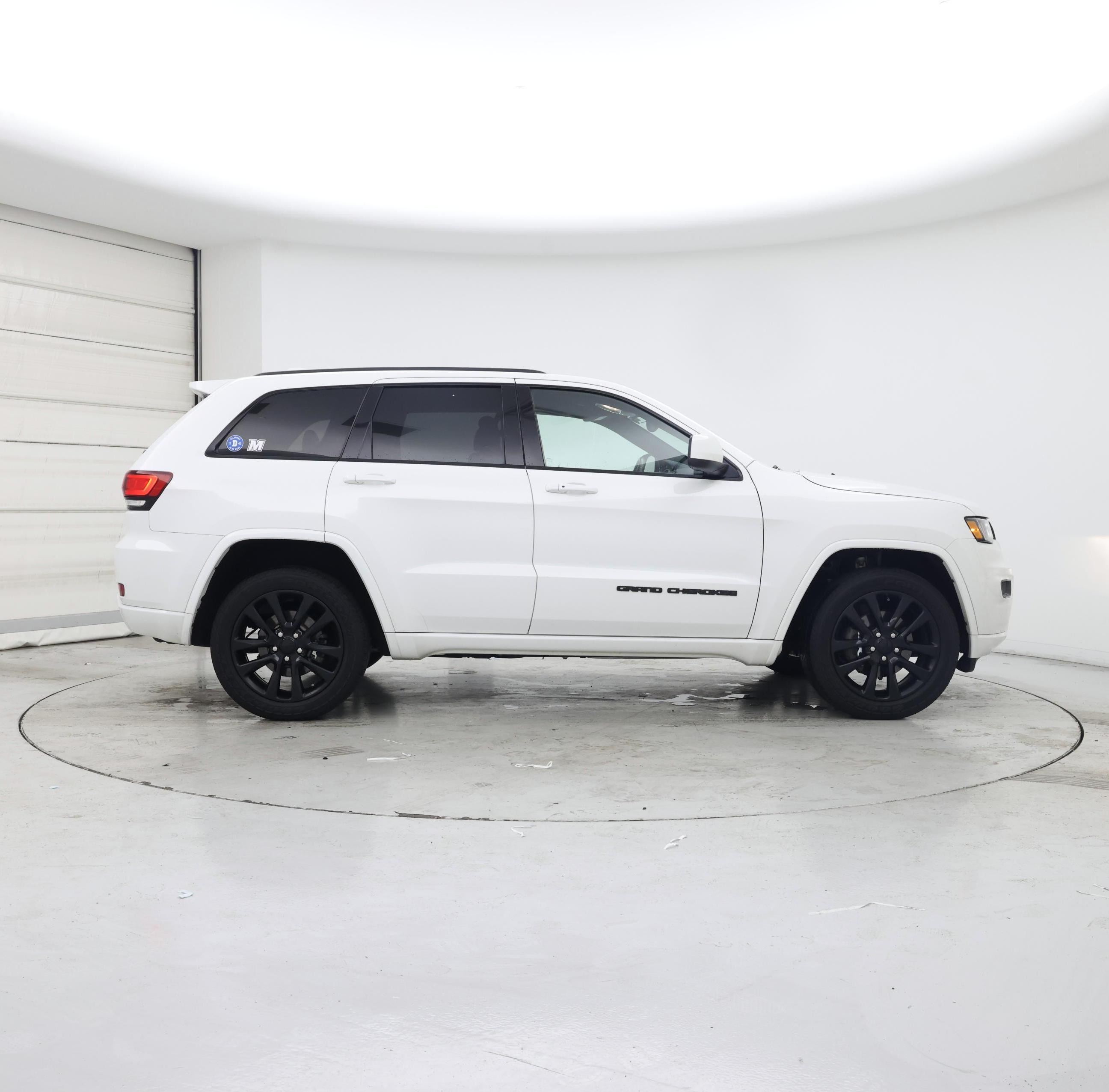 Thumbnail: 2018 Jeep Grand Cherokee - 7