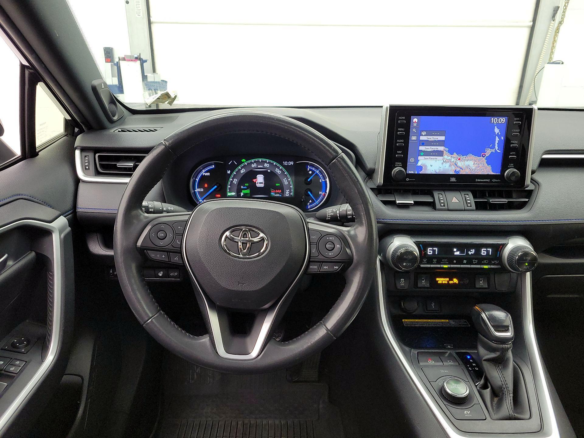 Thumbnail: 2021 Toyota RAV4 - 10