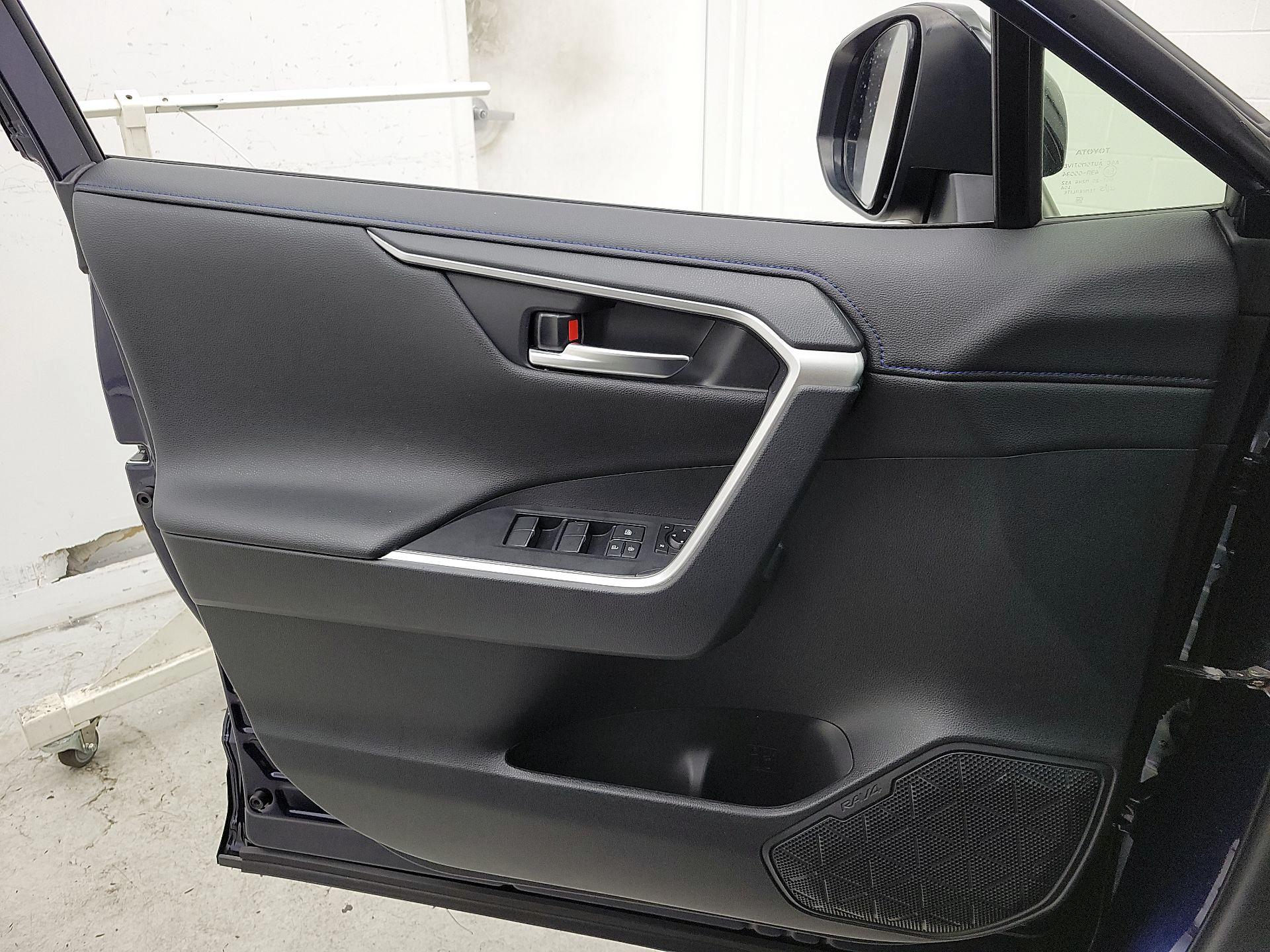 Thumbnail: 2021 Toyota RAV4 - 12