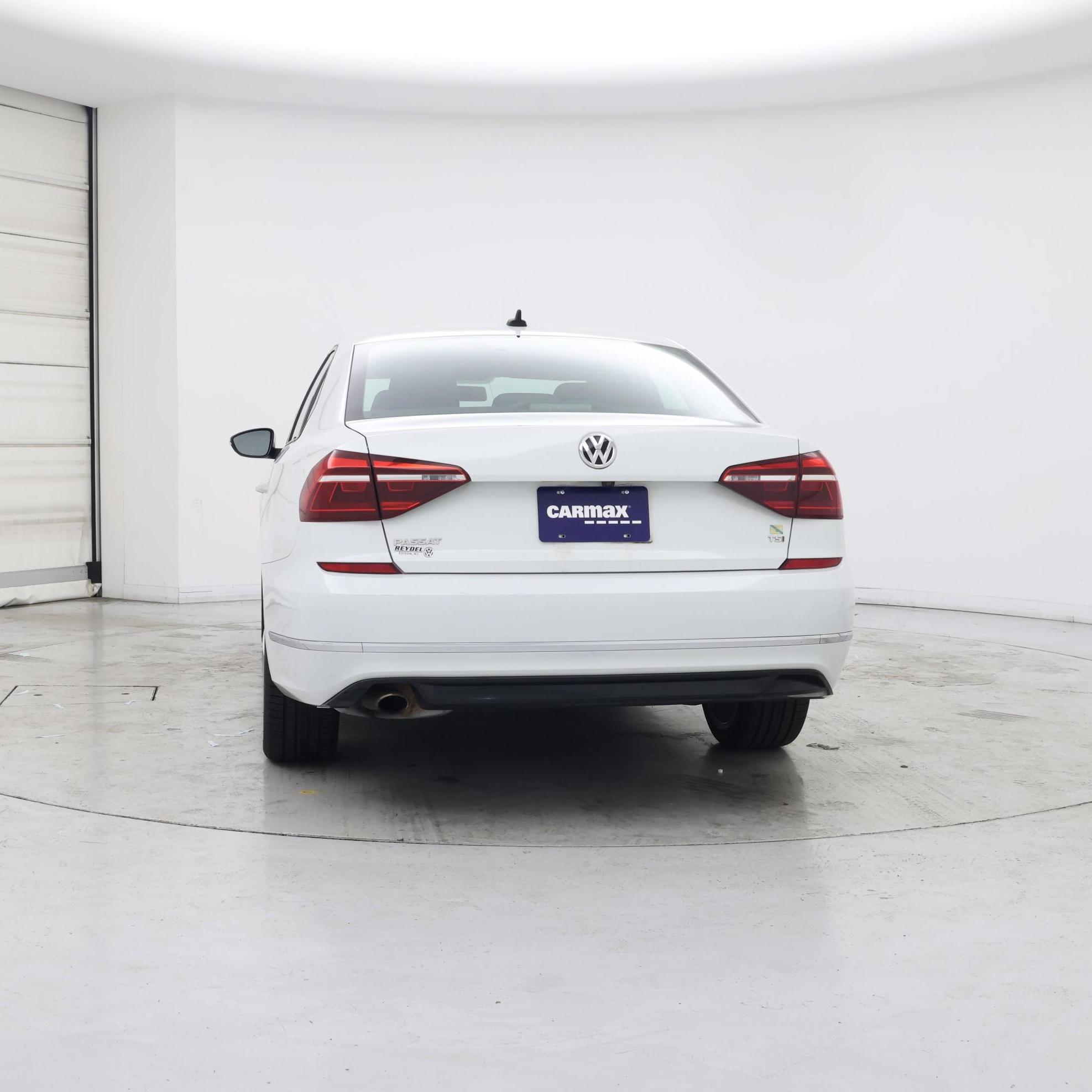 Thumbnail: 2018 Volkswagen Passat - 6