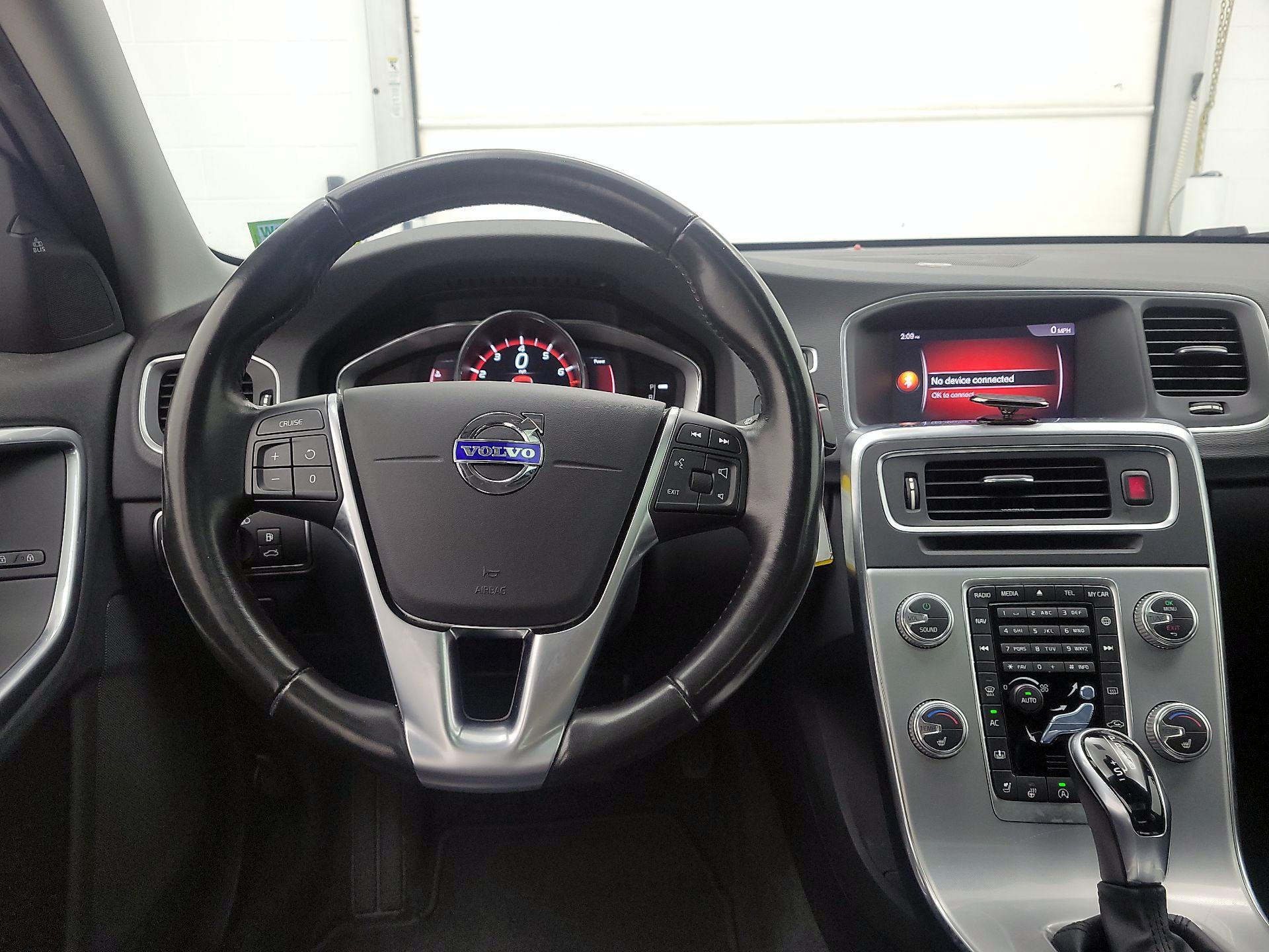 Thumbnail: 2018 Volvo S60 - 10