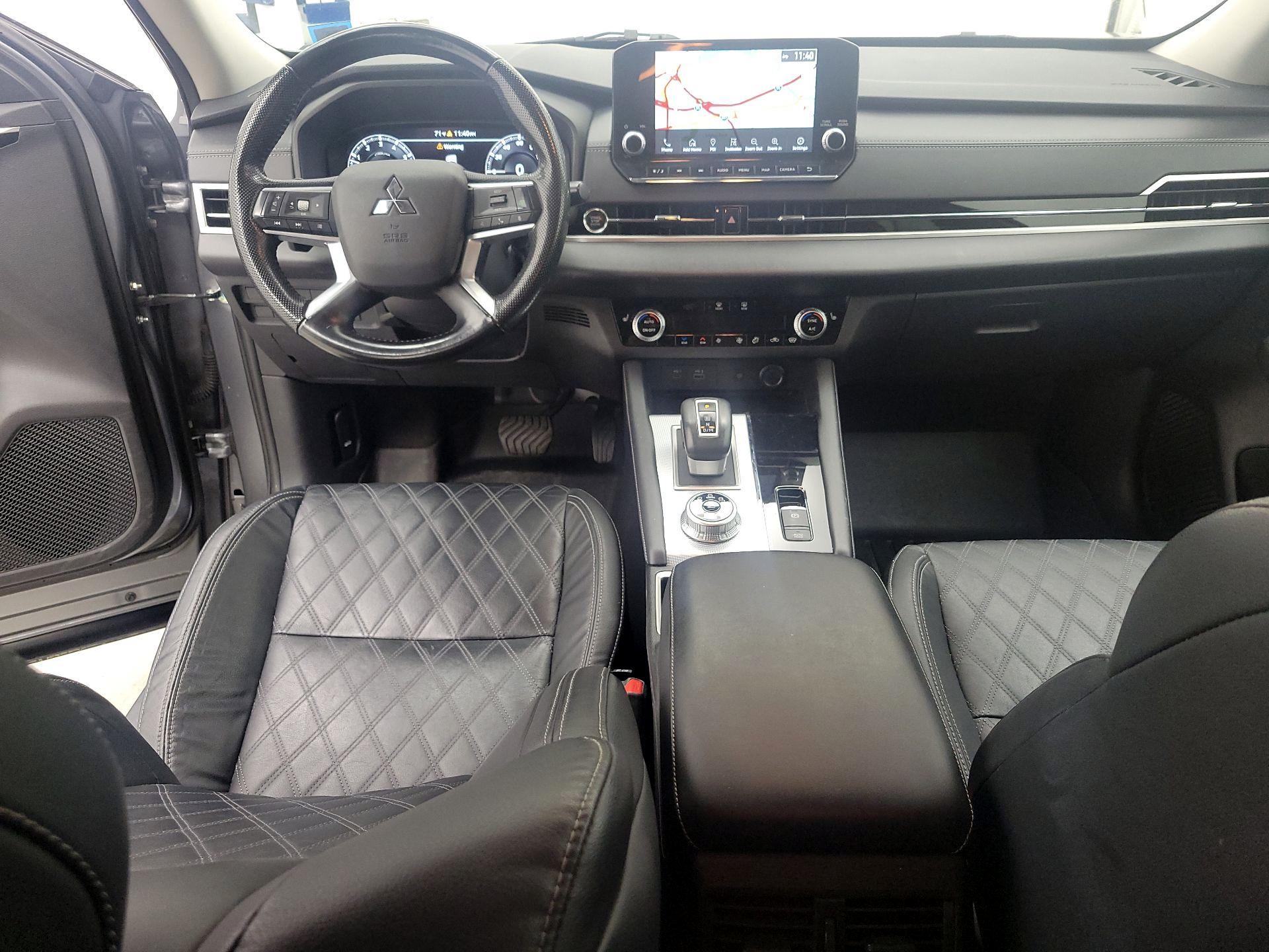 Thumbnail: 2022 Mitsubishi Outlander - 9
