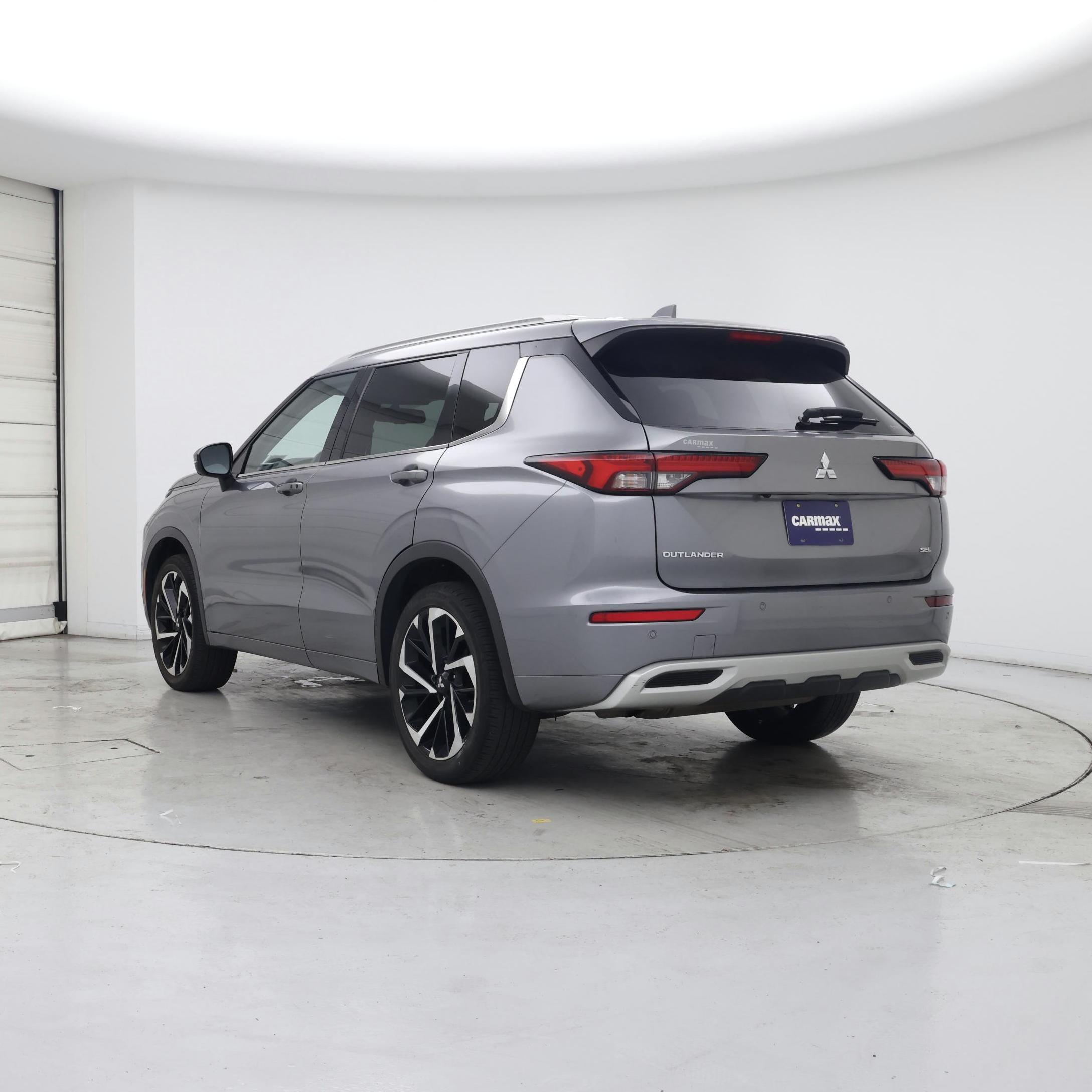 Thumbnail: 2022 Mitsubishi Outlander - 2