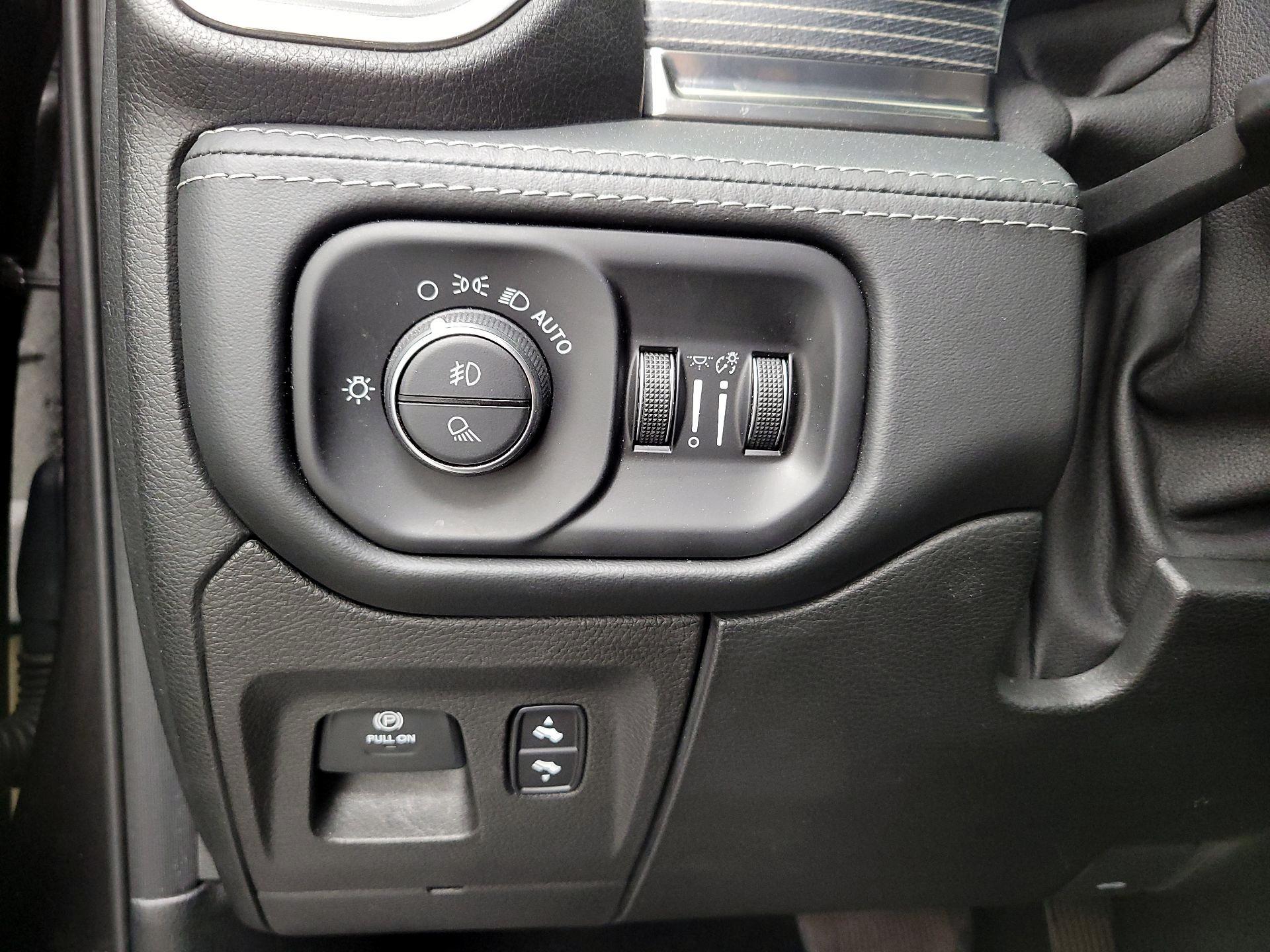 Thumbnail: 2019 RAM 1500 - 13