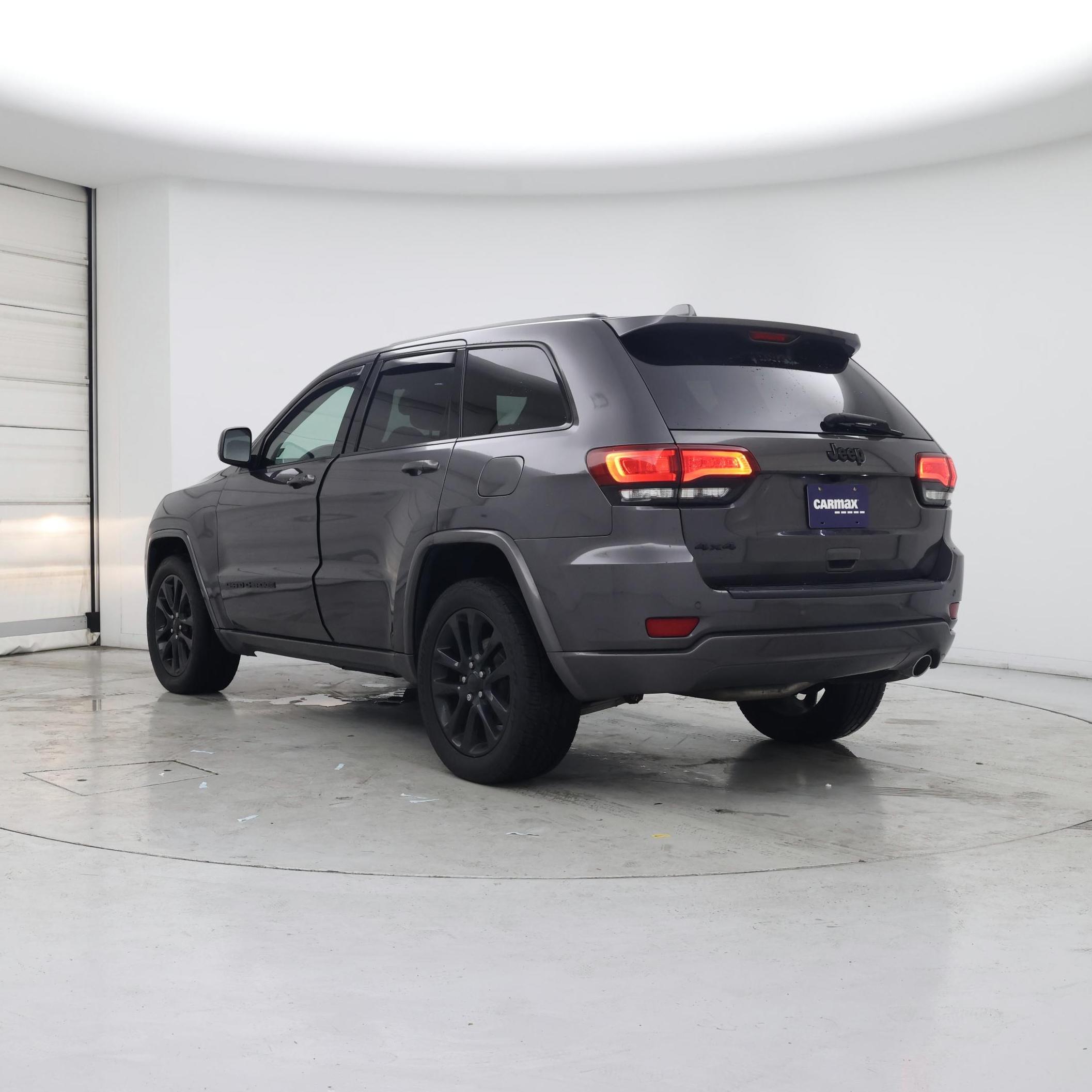 Thumbnail: 2018 Jeep Grand Cherokee - 2