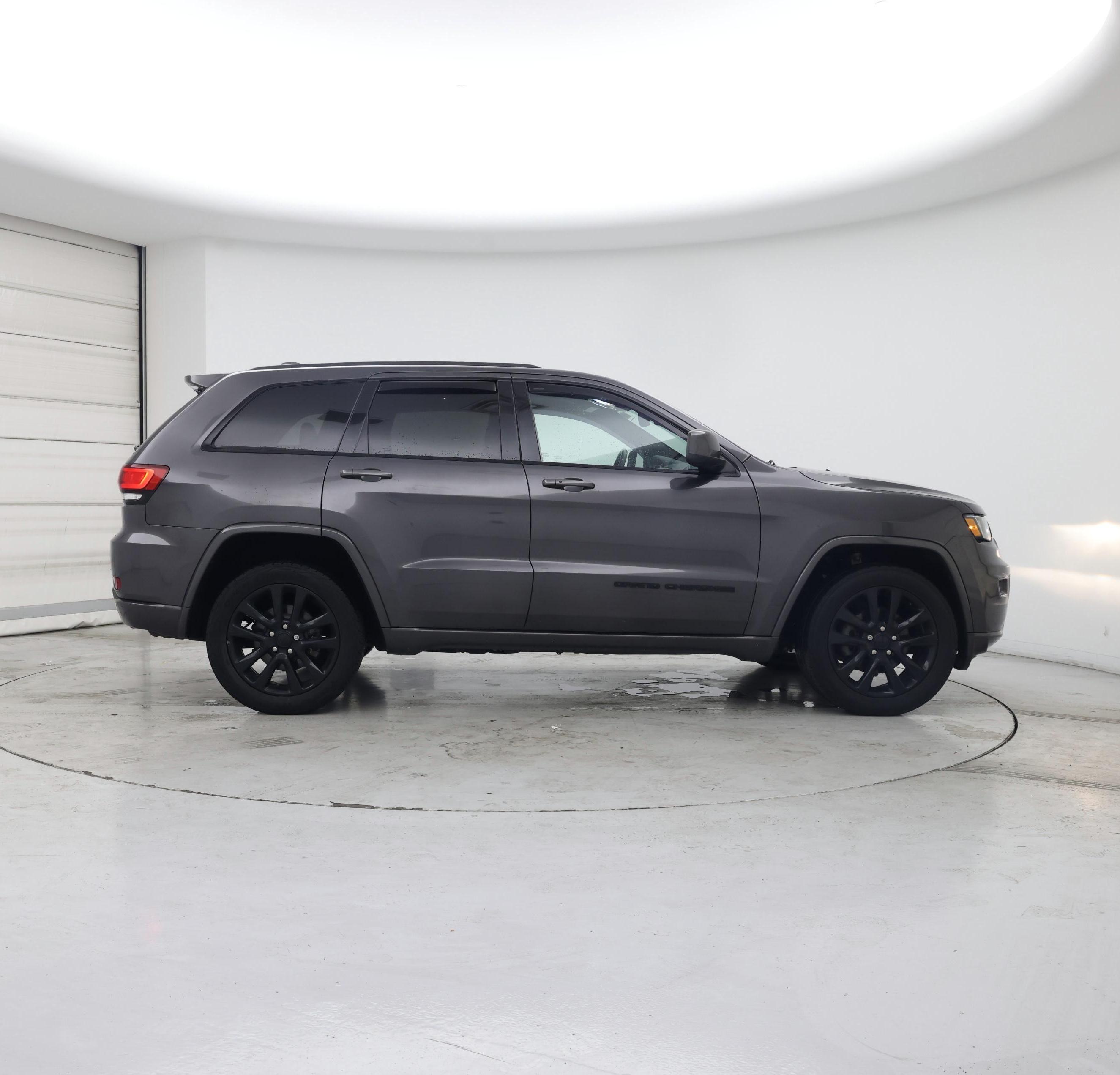 Thumbnail: 2018 Jeep Grand Cherokee - 7