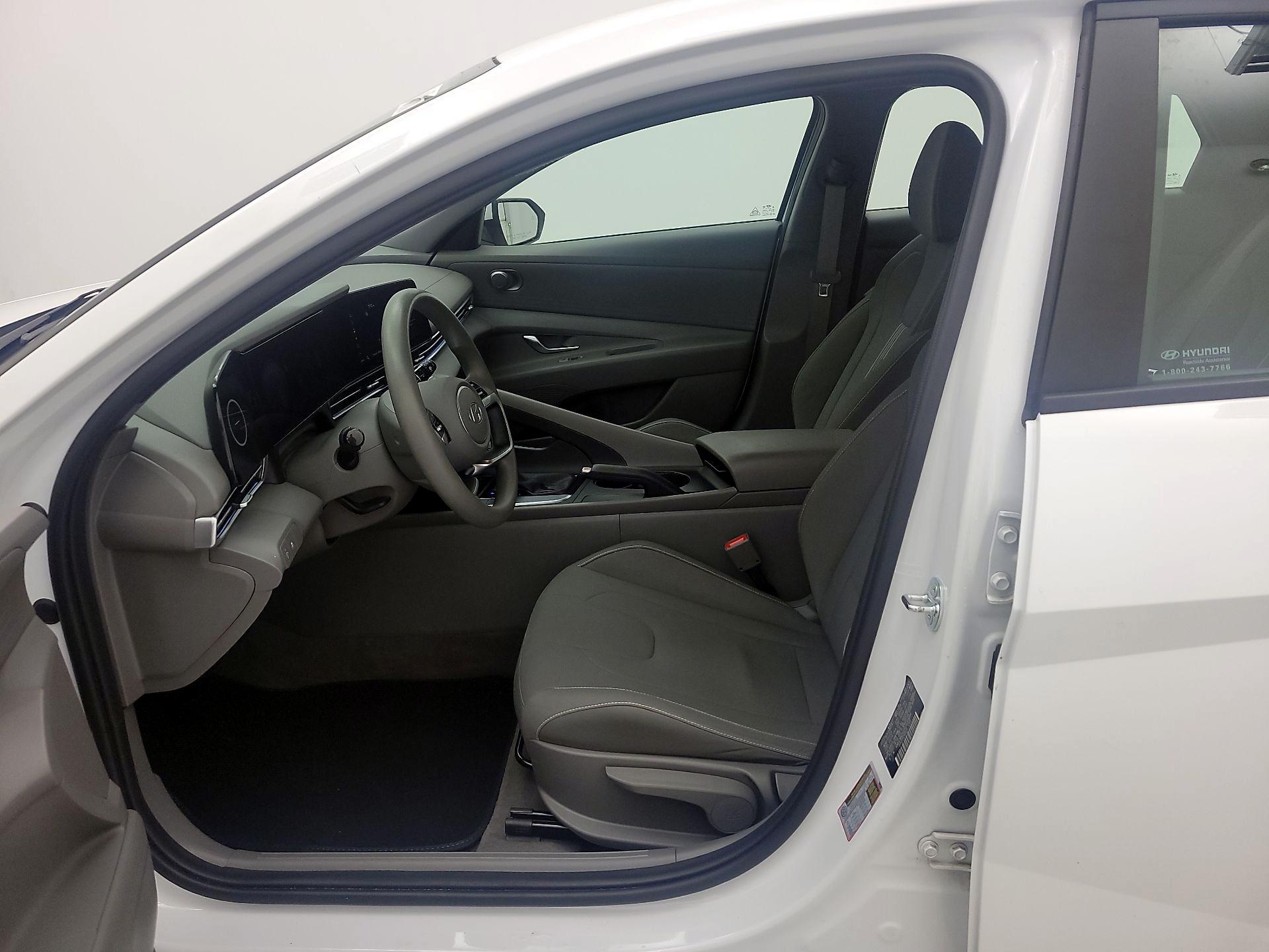 Thumbnail: 2024 Hyundai Elantra - 11