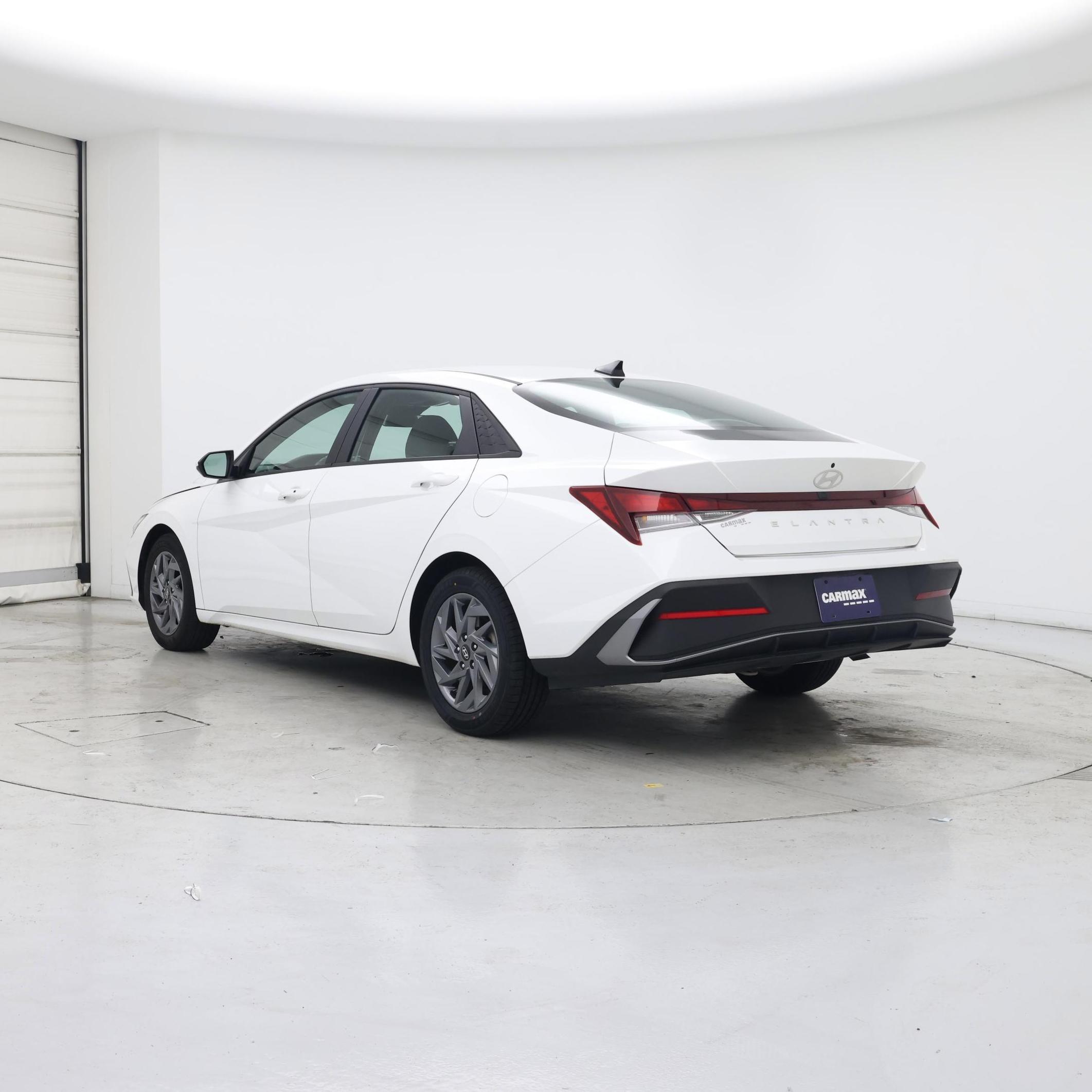 Thumbnail: 2024 Hyundai Elantra - 2