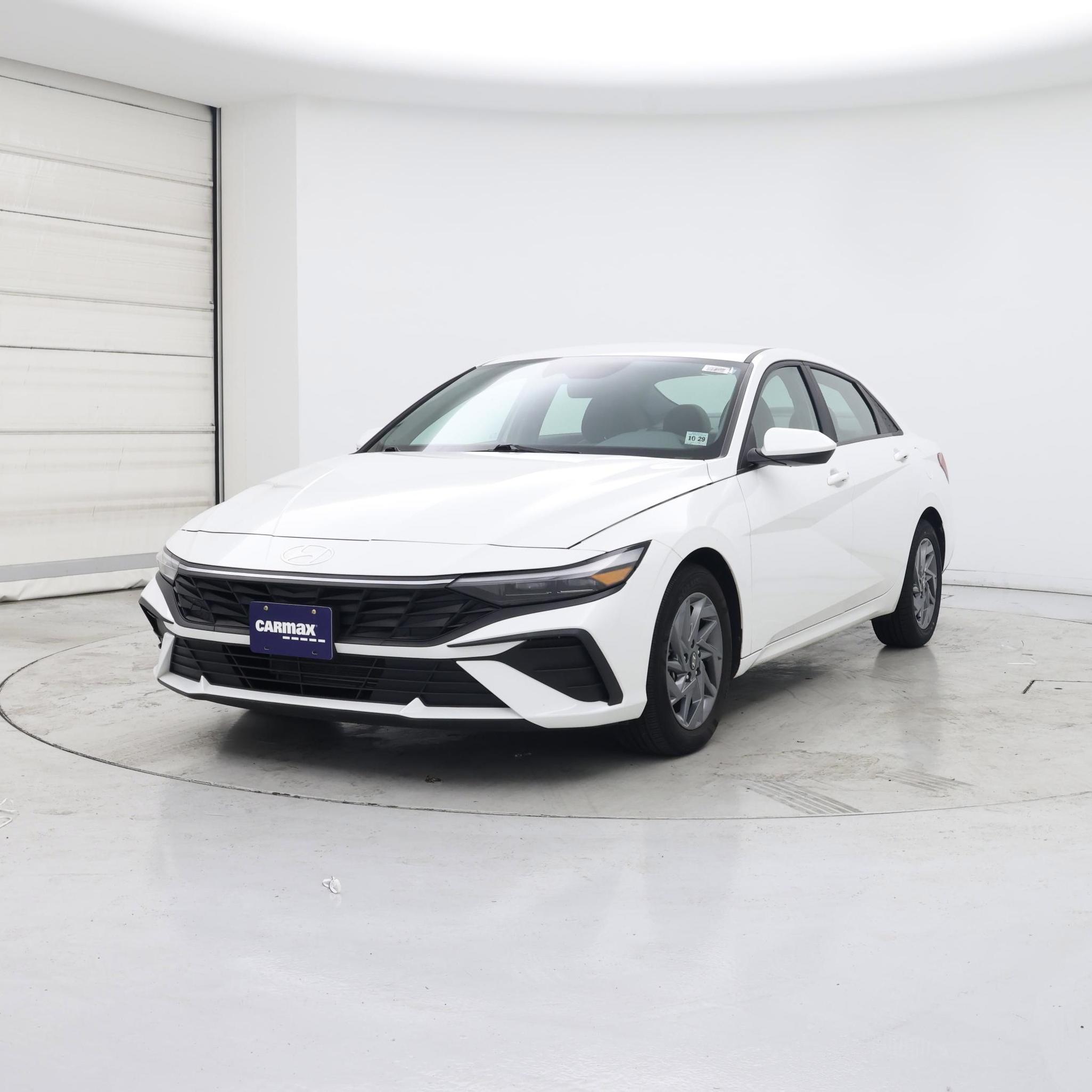 Thumbnail: 2024 Hyundai Elantra - 4