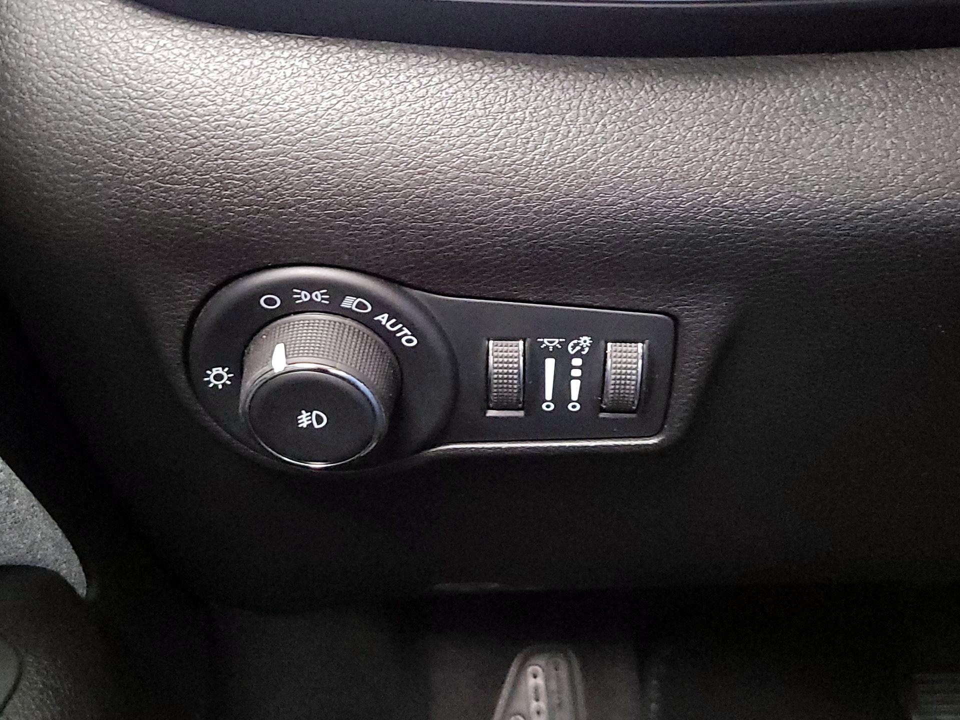 Thumbnail: 2022 Jeep Compass - 13