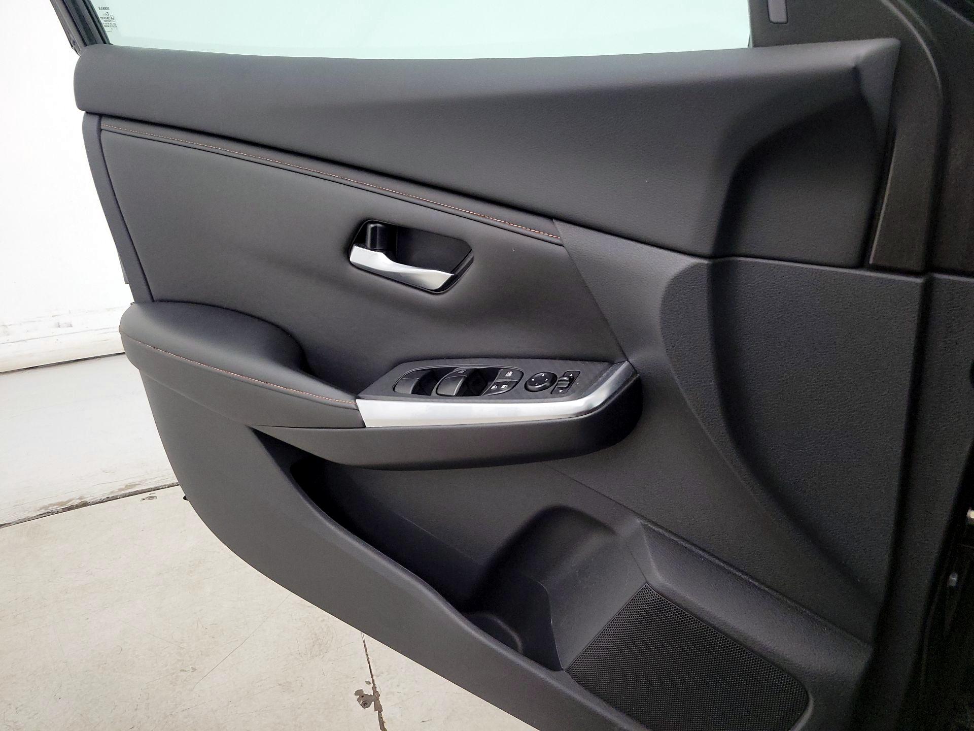 Thumbnail: 2021 Nissan Sentra - 12