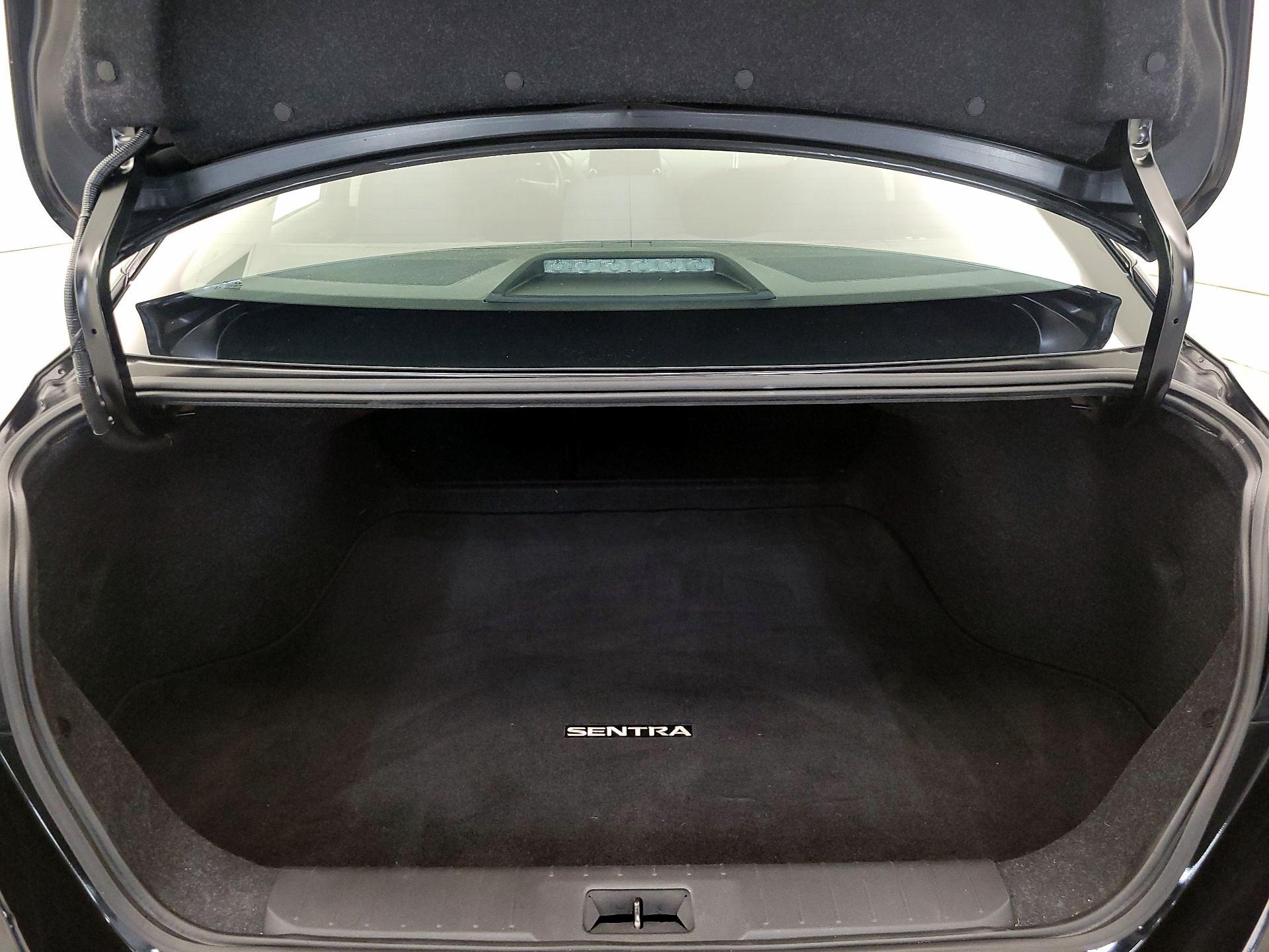 Thumbnail: 2021 Nissan Sentra - 20