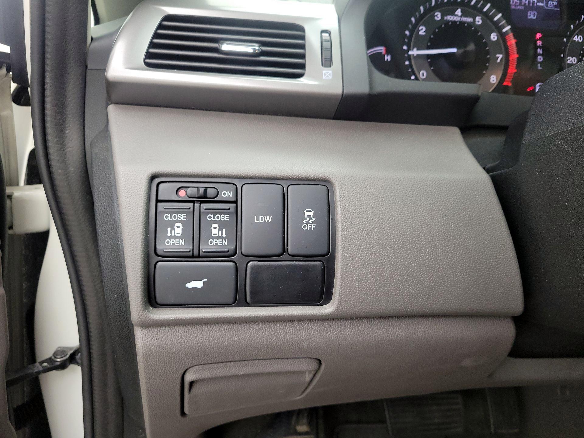 Thumbnail: 2016 Honda Odyssey - 13