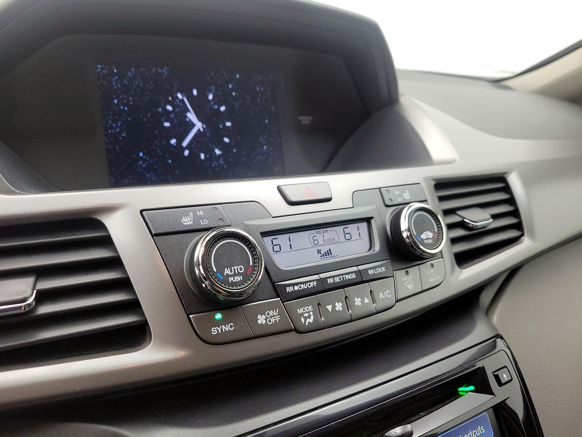 Thumbnail: 2016 Honda Odyssey - 16