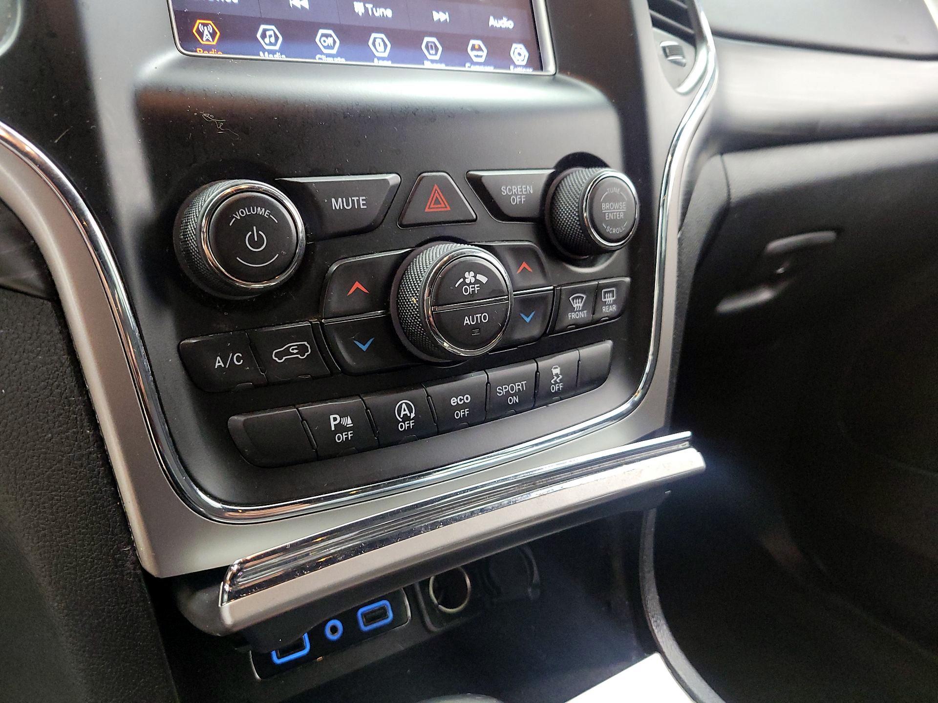 Thumbnail: 2019 Jeep Grand Cherokee - 16