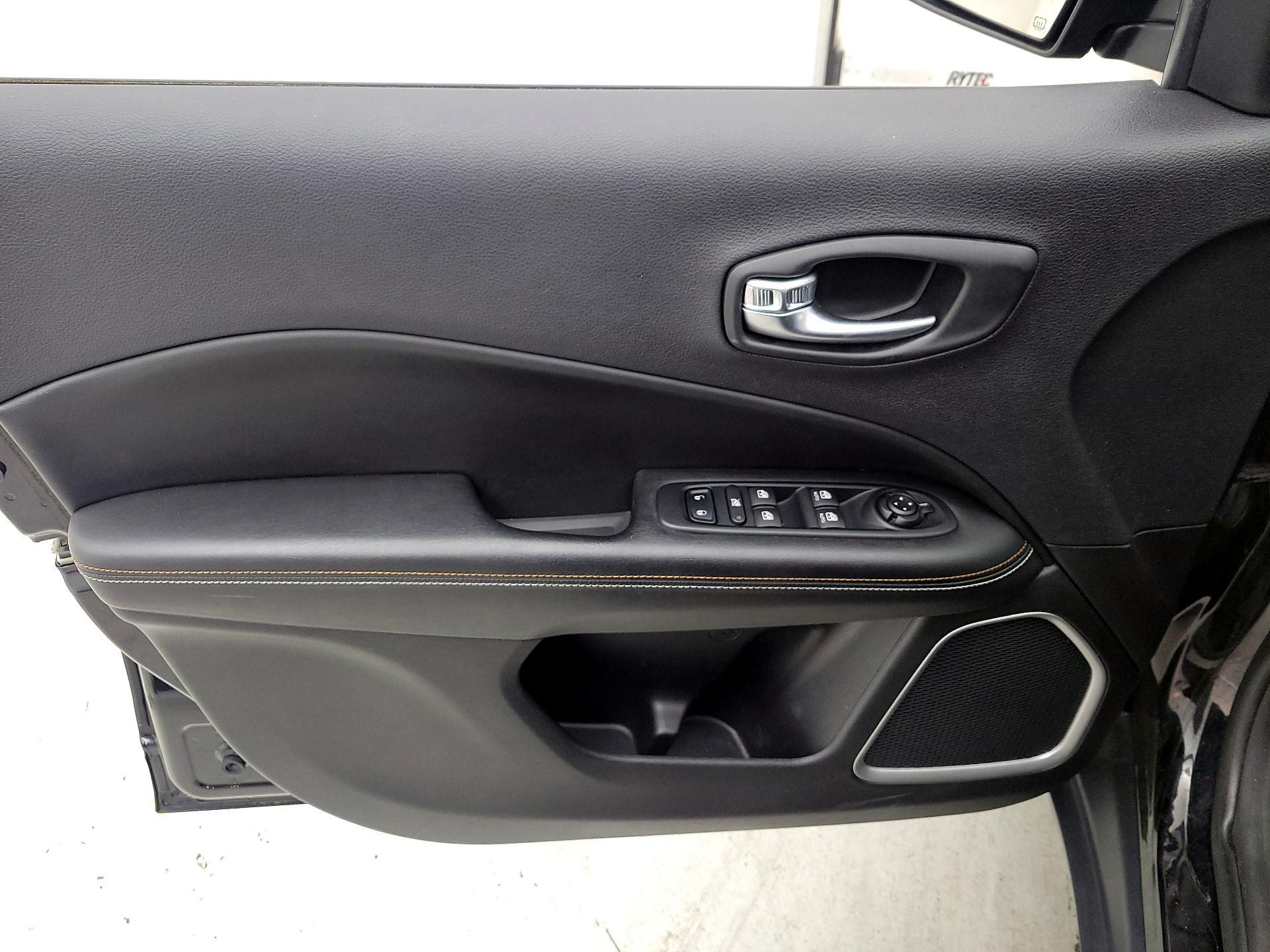 Thumbnail: 2019 Jeep Compass - 12