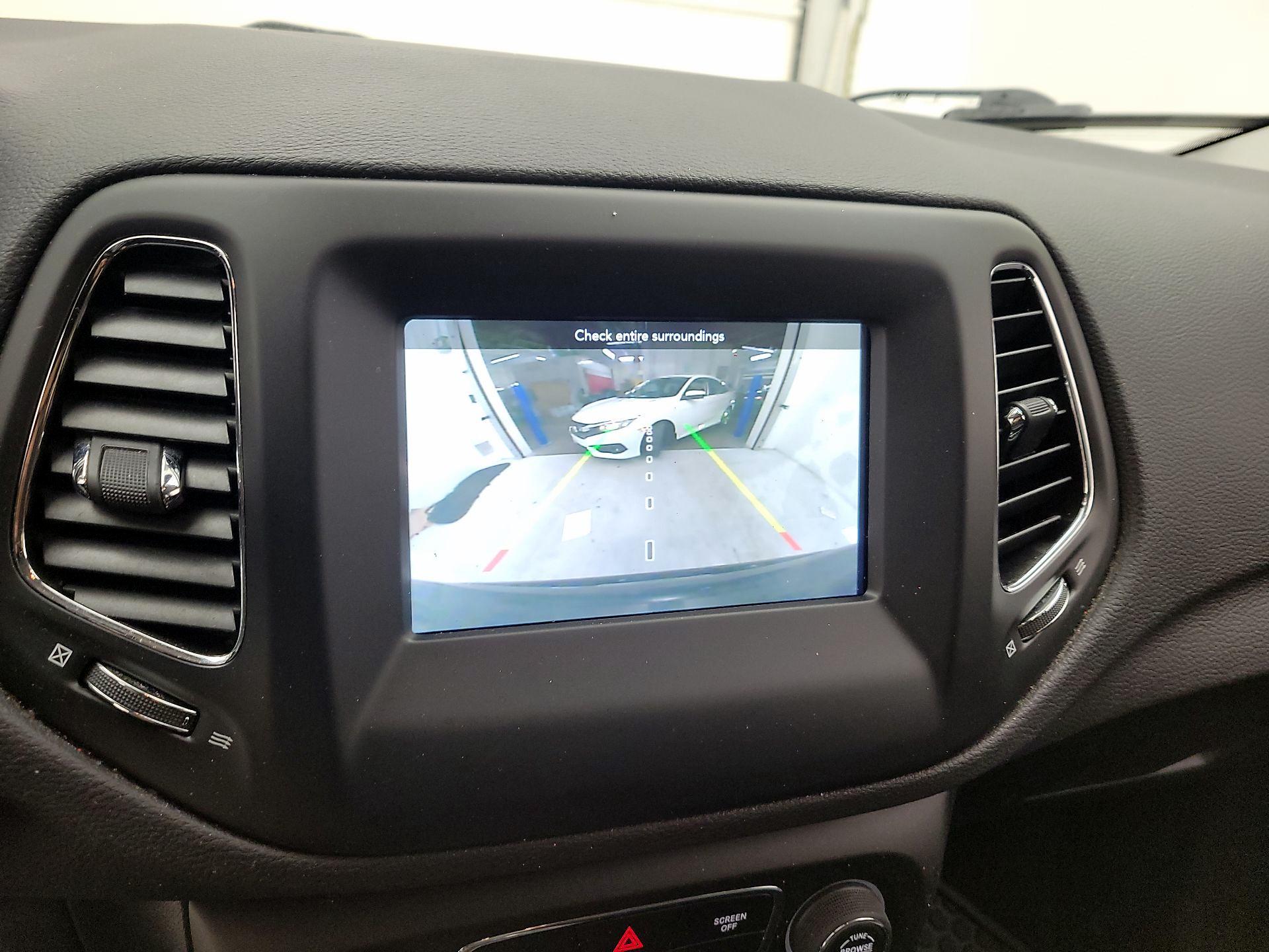 Thumbnail: 2019 Jeep Compass - 14