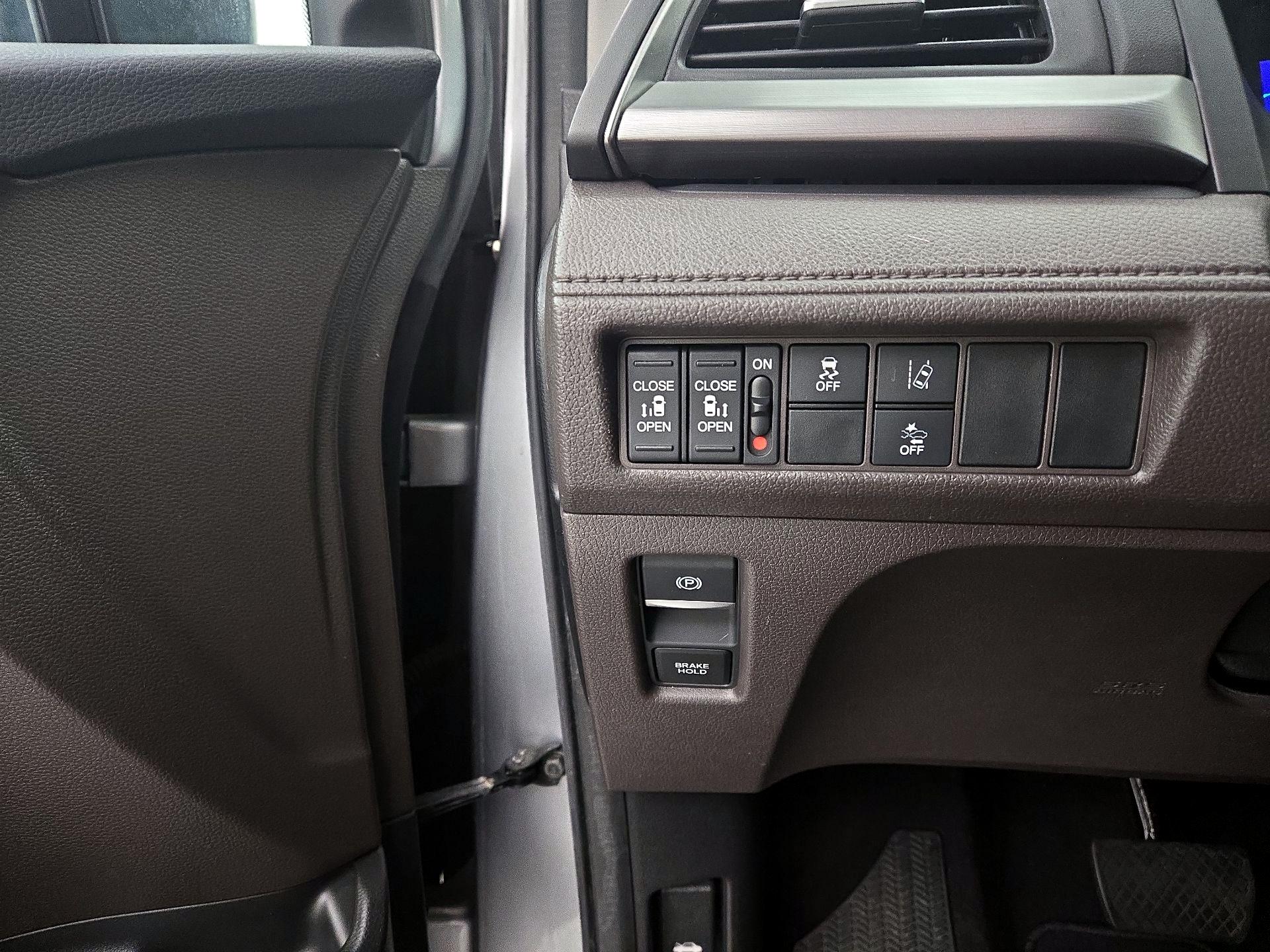 Thumbnail: 2019 Honda Odyssey - 13