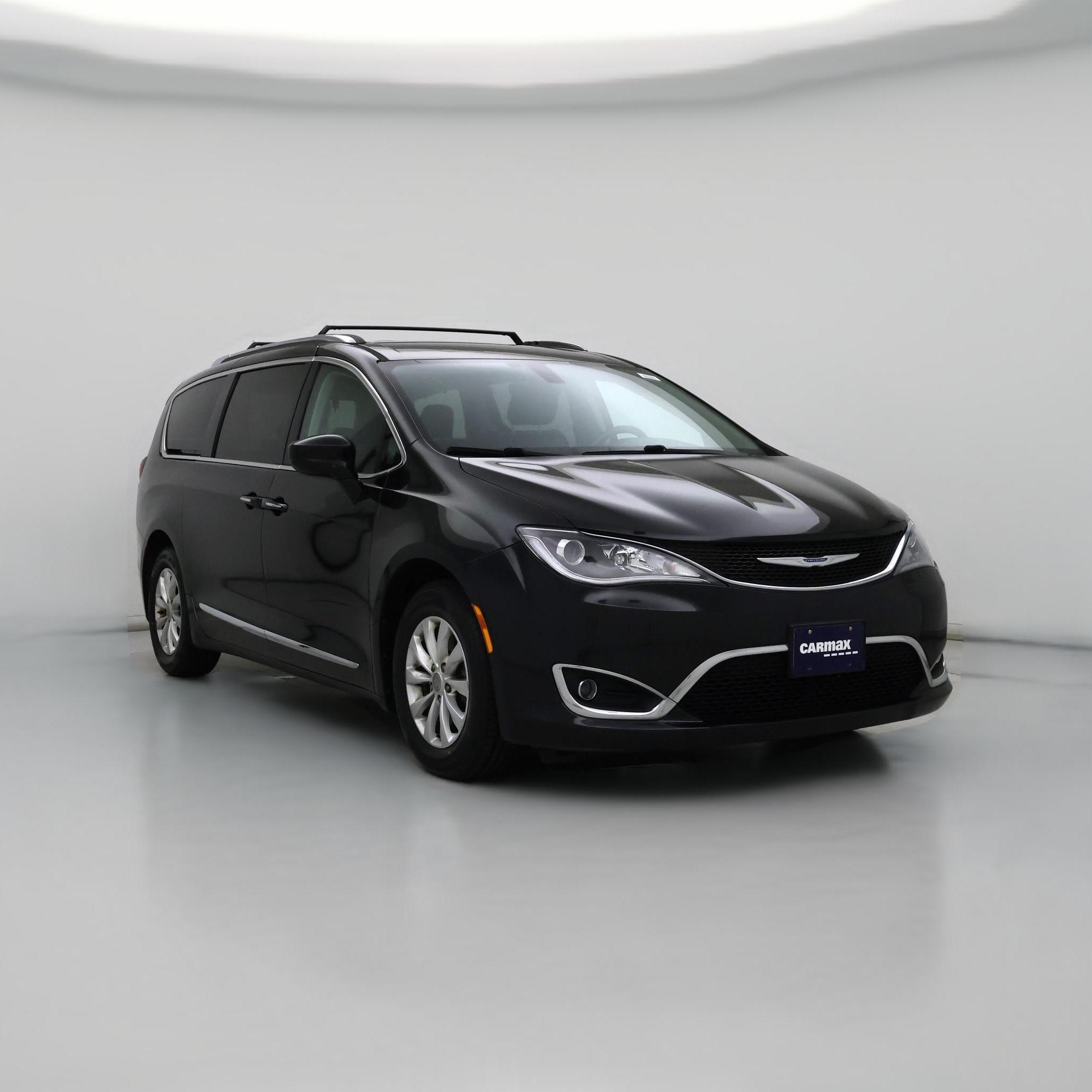 Thumbnail: 2018 Chrysler Pacifica - 1