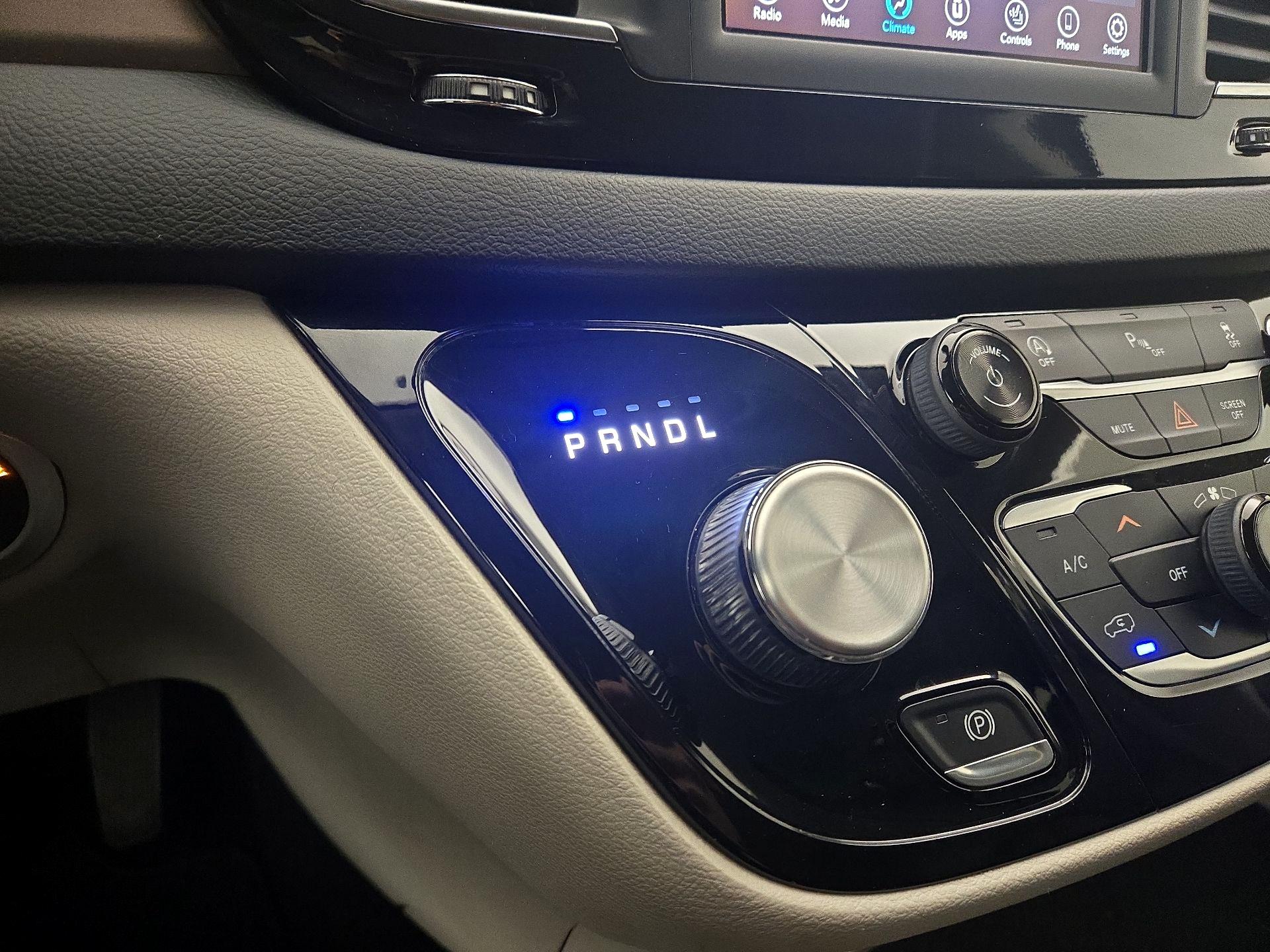 Thumbnail: 2018 Chrysler Pacifica - 17