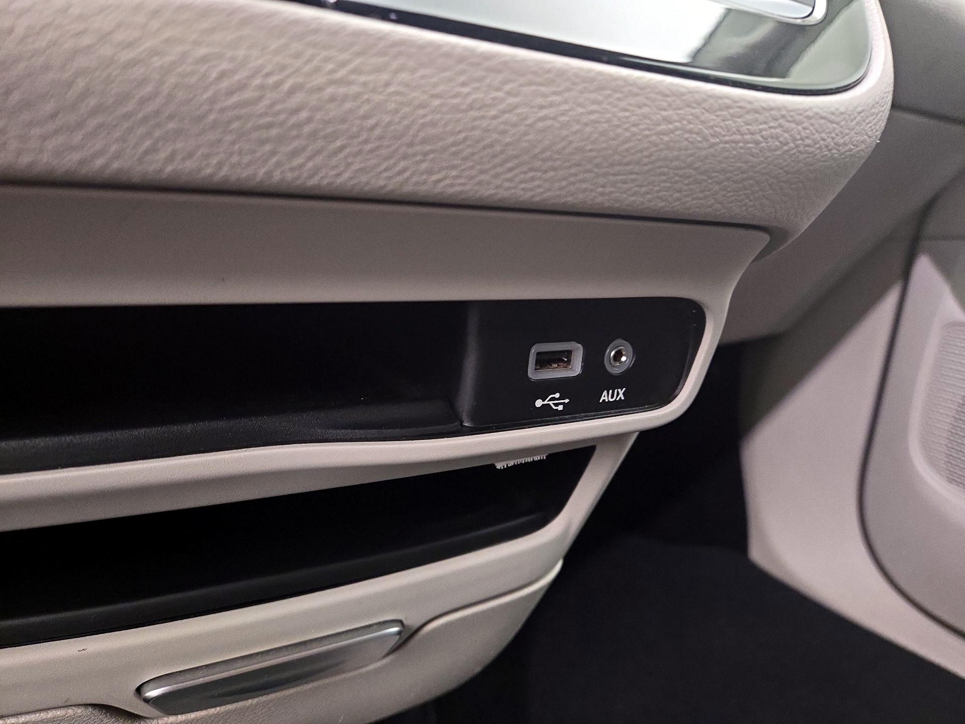 Thumbnail: 2018 Chrysler Pacifica - 18
