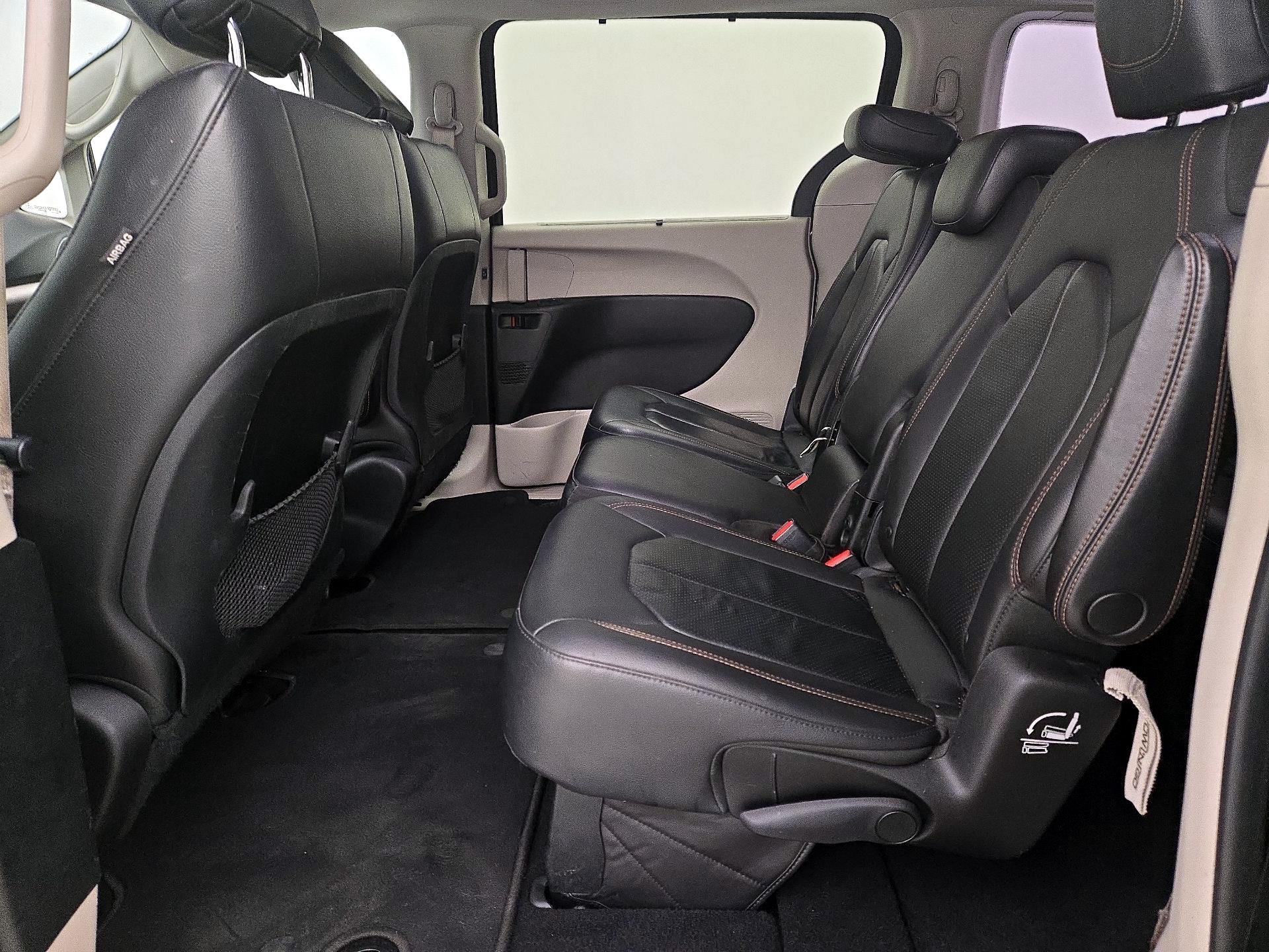 Thumbnail: 2018 Chrysler Pacifica - 19
