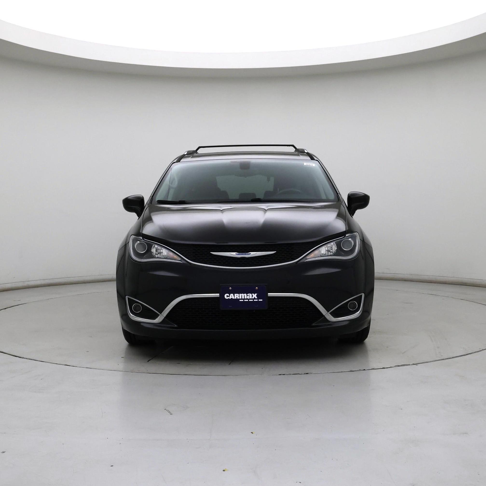 Thumbnail: 2018 Chrysler Pacifica - 5