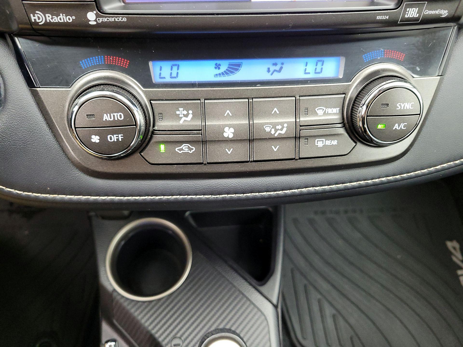 Thumbnail: 2015 Toyota RAV4 - 17