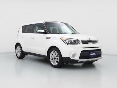 White 2017 Kia Soul +