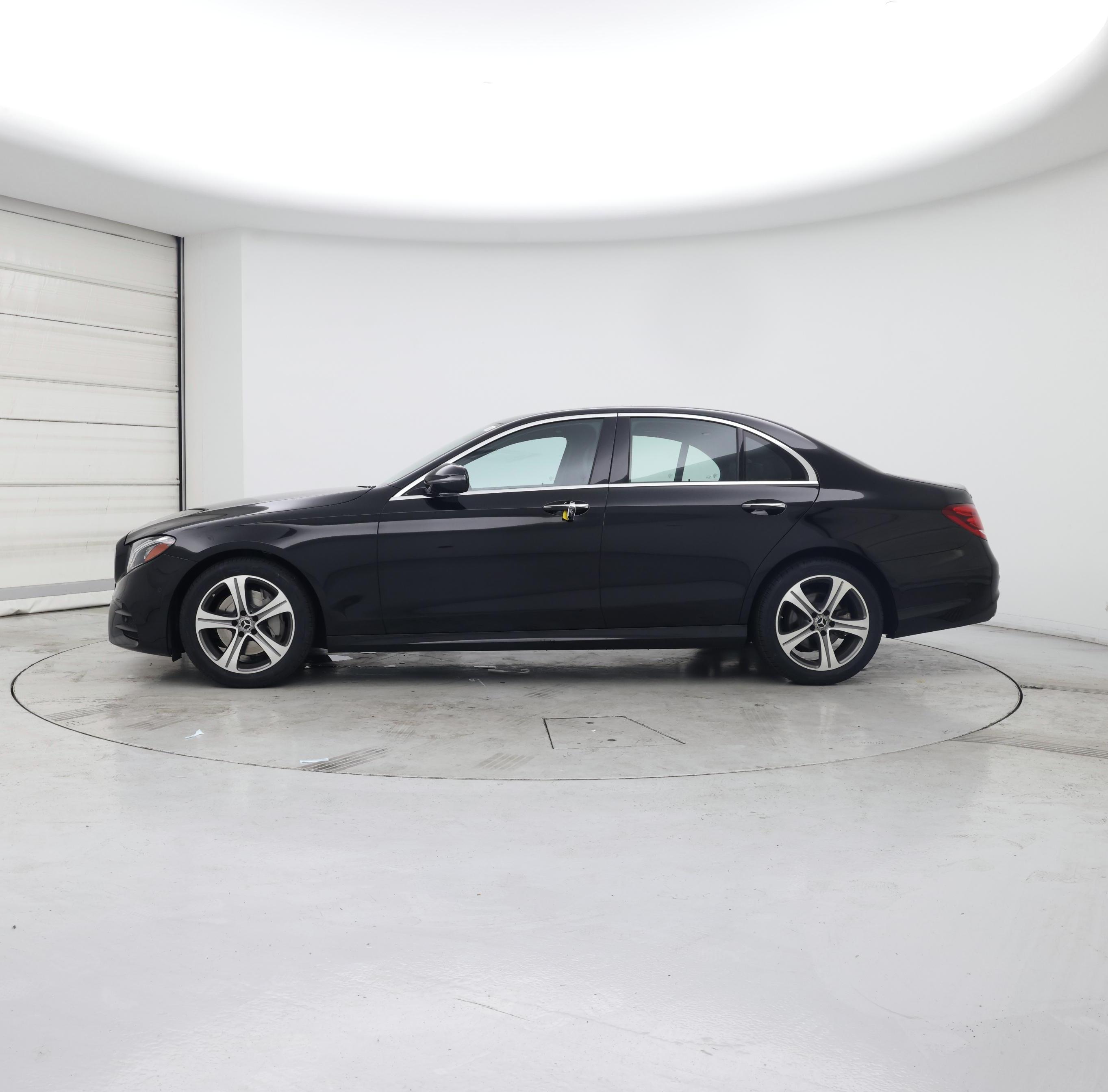 Thumbnail: 2017 Mercedes-Benz E-Class - 3