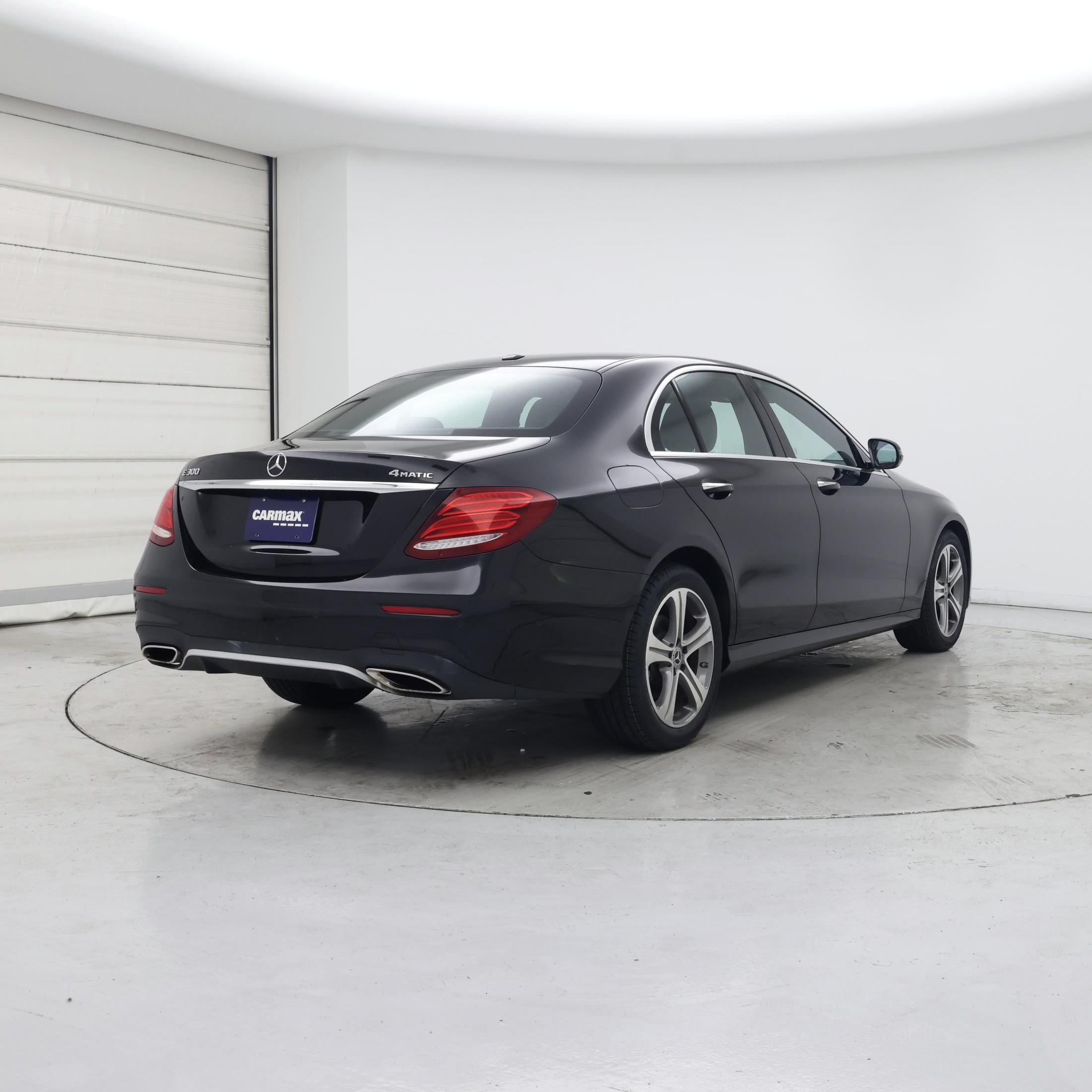 Thumbnail: 2017 Mercedes-Benz E-Class - 8