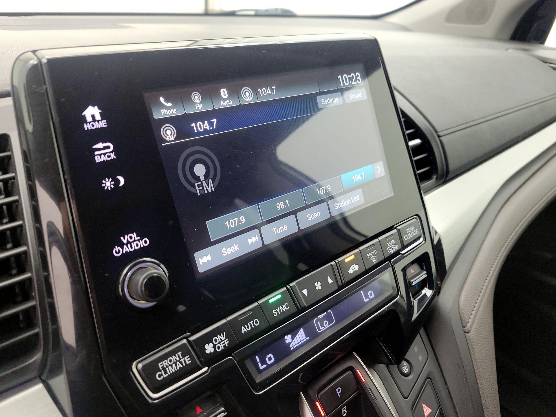 Thumbnail: 2018 Honda Odyssey - 14